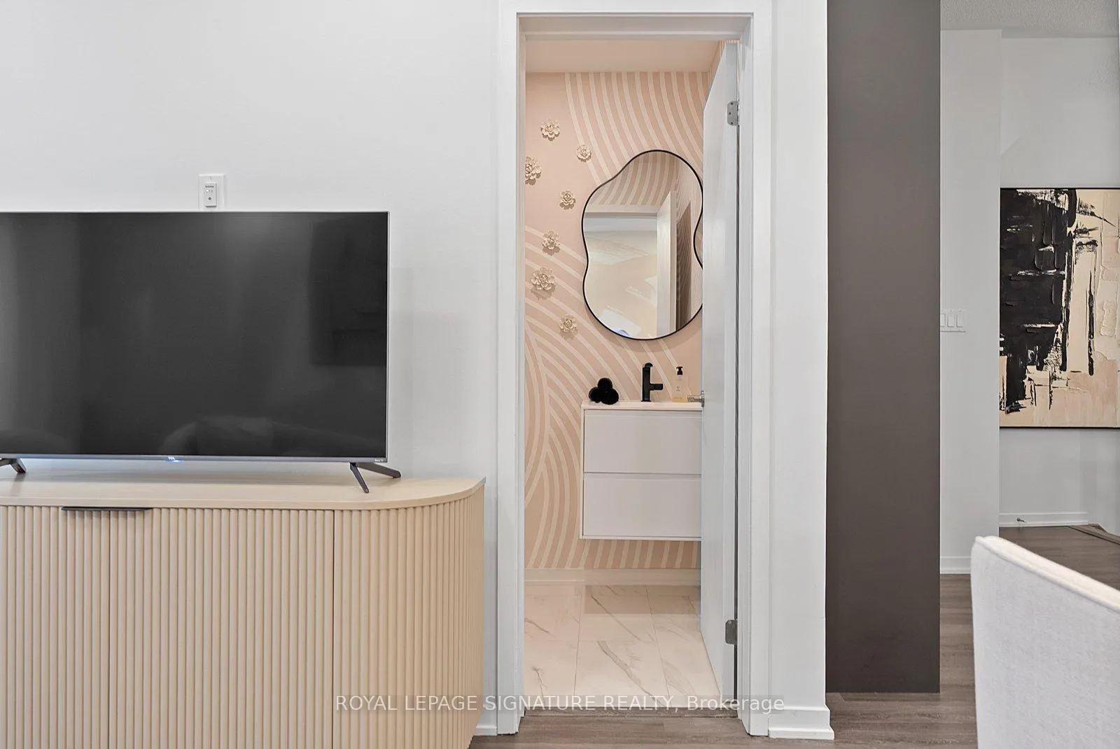 Photo 30 of Unit TH114, 30 William Jackson Way, Etobicoke, New Toronto — HOMEH