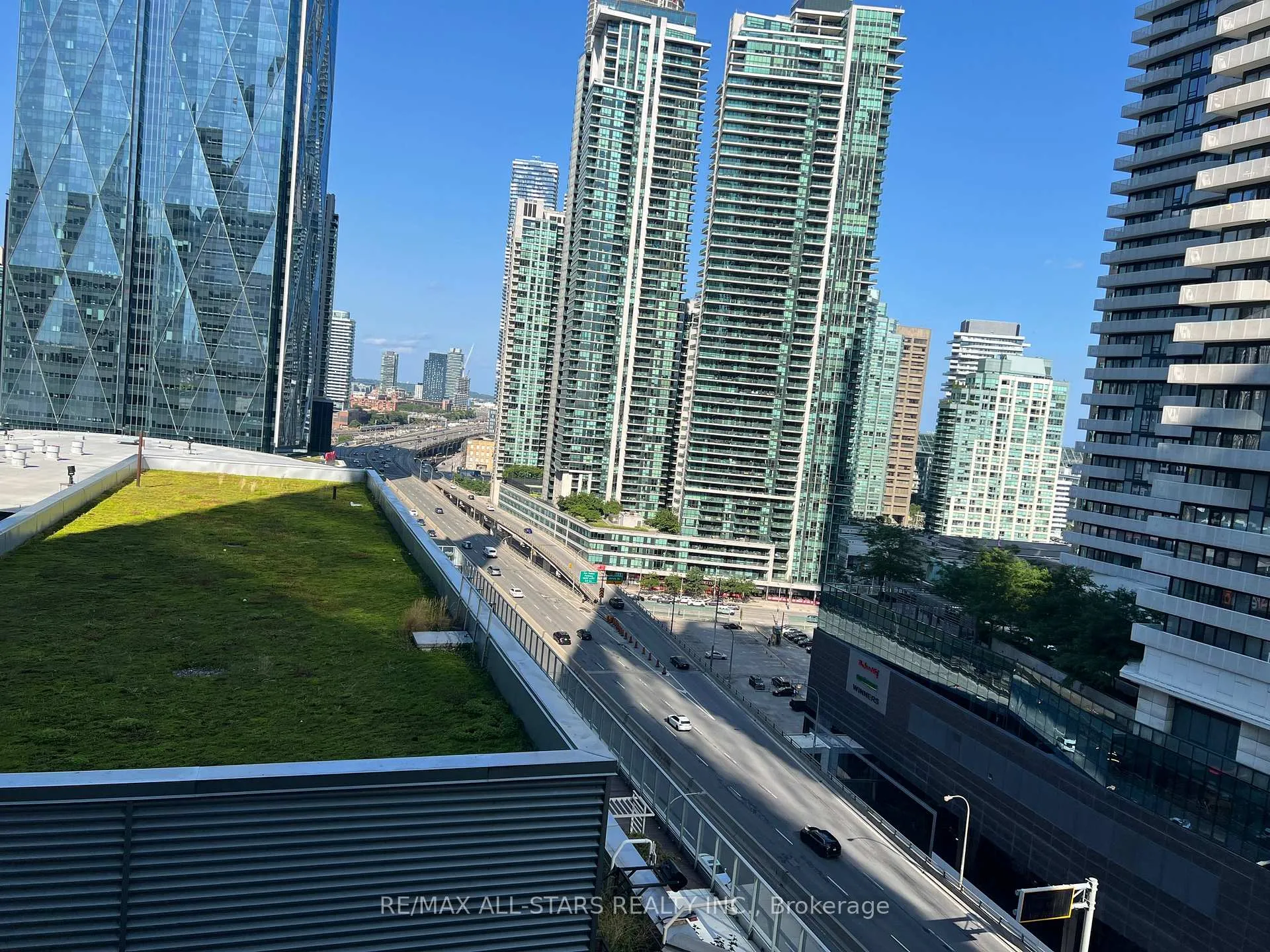 Photo 3 of Unit 1306, 55 Bremner Boulevard, Toronto, Waterfront Communities — HOMEH