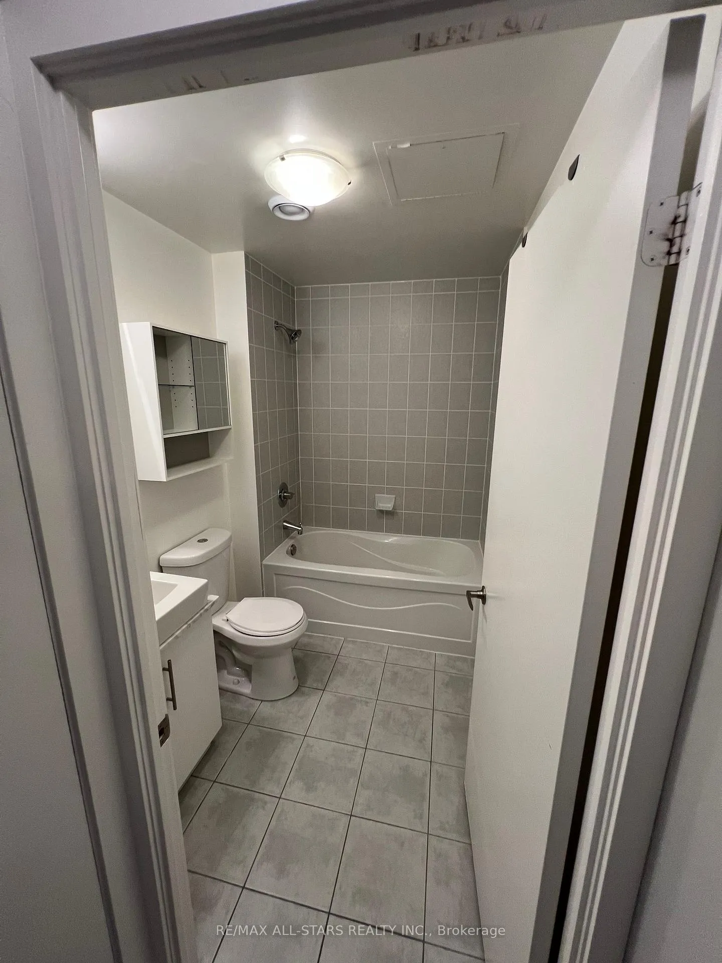 Photo 9 of Unit 1306, 55 Bremner Boulevard, Toronto, Waterfront Communities — HOMEH