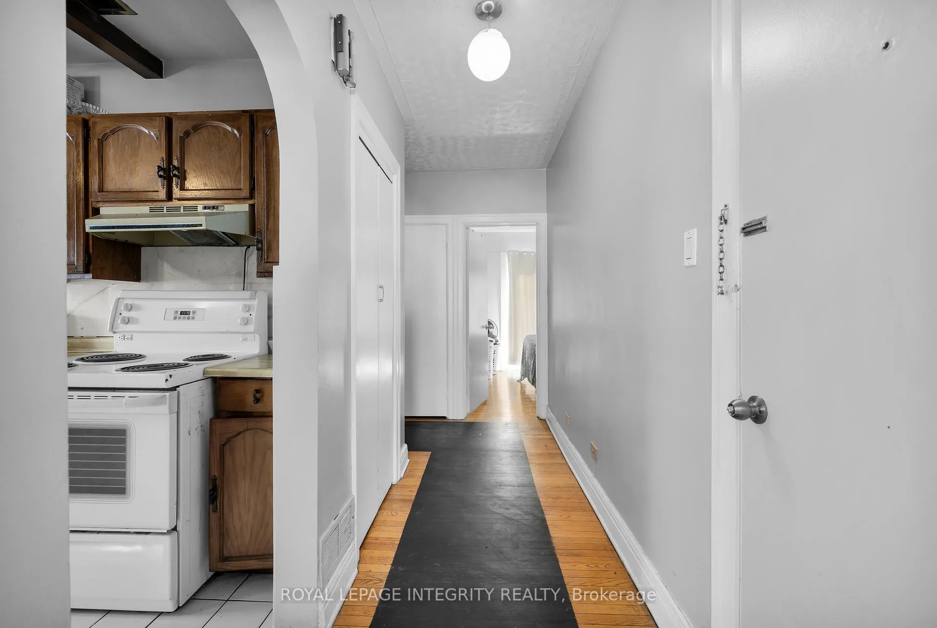 Photo 3 of 154 Columbus Avenue, Ottawa, Overbrook/Castle Heights — HOMEH