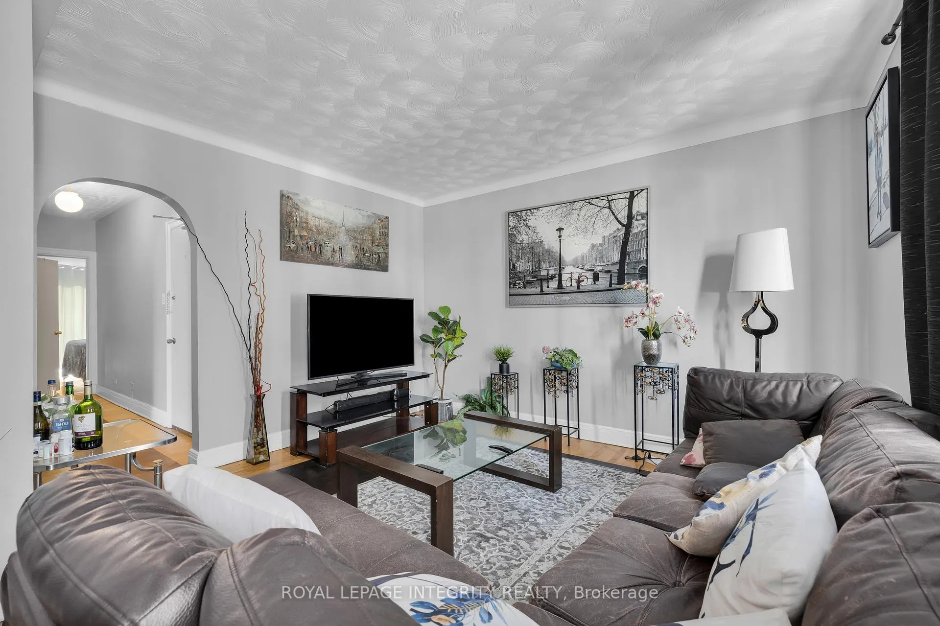 Photo 4 of 154 Columbus Avenue, Ottawa, Overbrook/Castle Heights — HOMEH