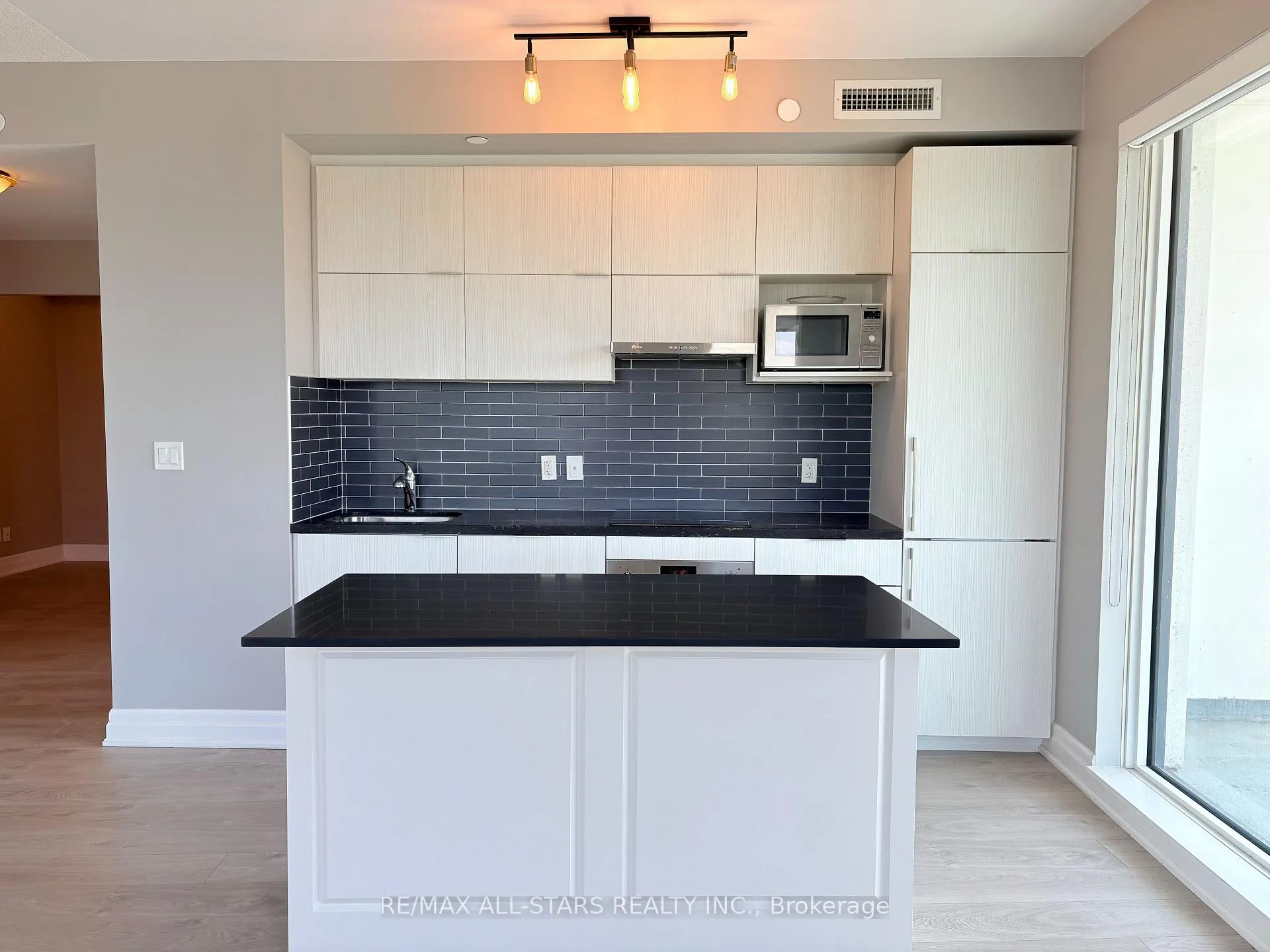 Photo 2 of Unit 622, 10 Rouge Valley Drive W, Markham, Unionville — HOMEH
