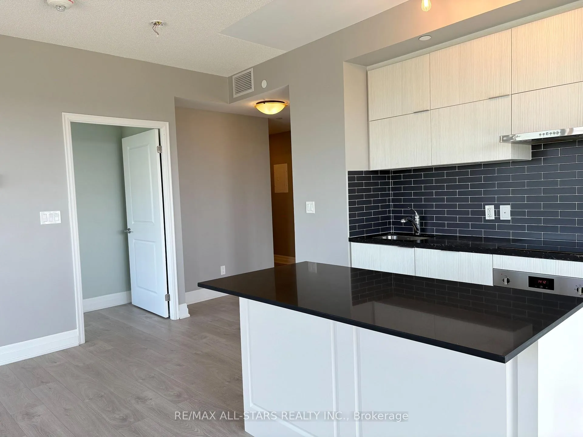 Photo 3 of Unit 622, 10 Rouge Valley Drive W, Markham, Unionville — HOMEH