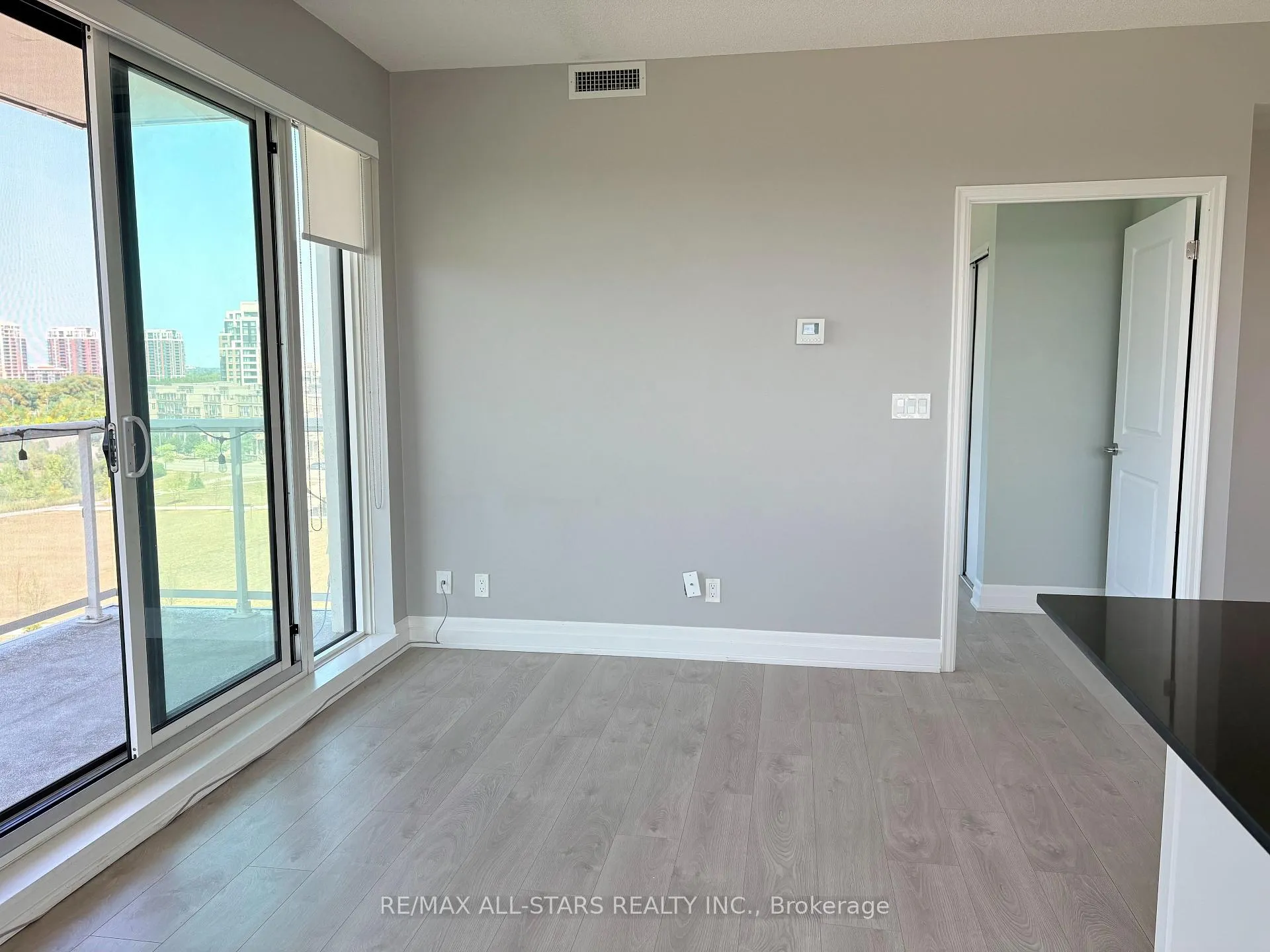 Photo 4 of Unit 622, 10 Rouge Valley Drive W, Markham, Unionville — HOMEH