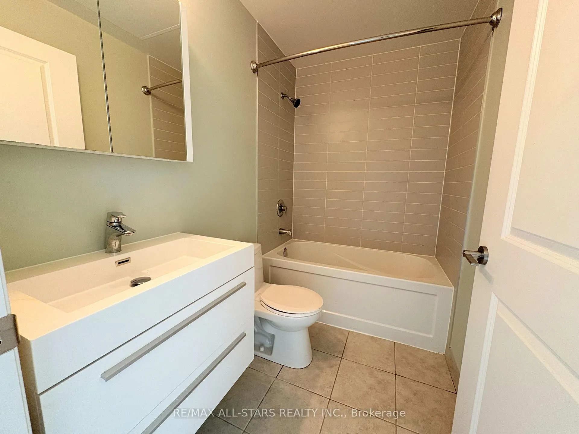 Photo 6 of Unit 622, 10 Rouge Valley Drive W, Markham, Unionville — HOMEH