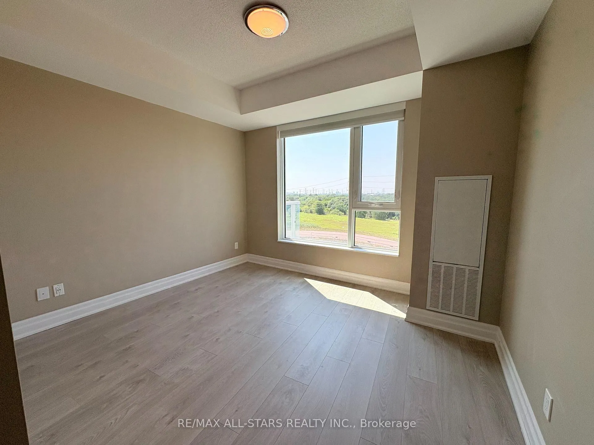 Photo 10 of Unit 622, 10 Rouge Valley Drive W, Markham, Unionville — HOMEH