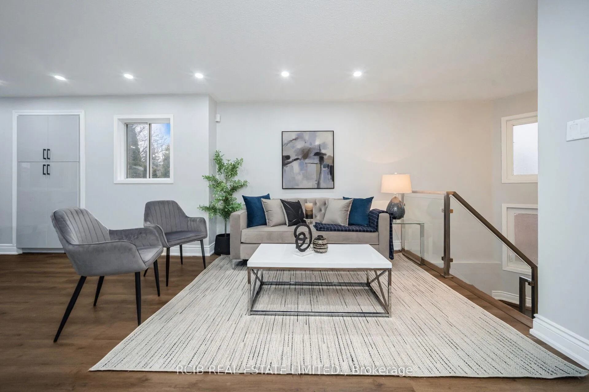 Photo 6 of 4 Carabram Court, Brampton, Brampton West — HOMEH