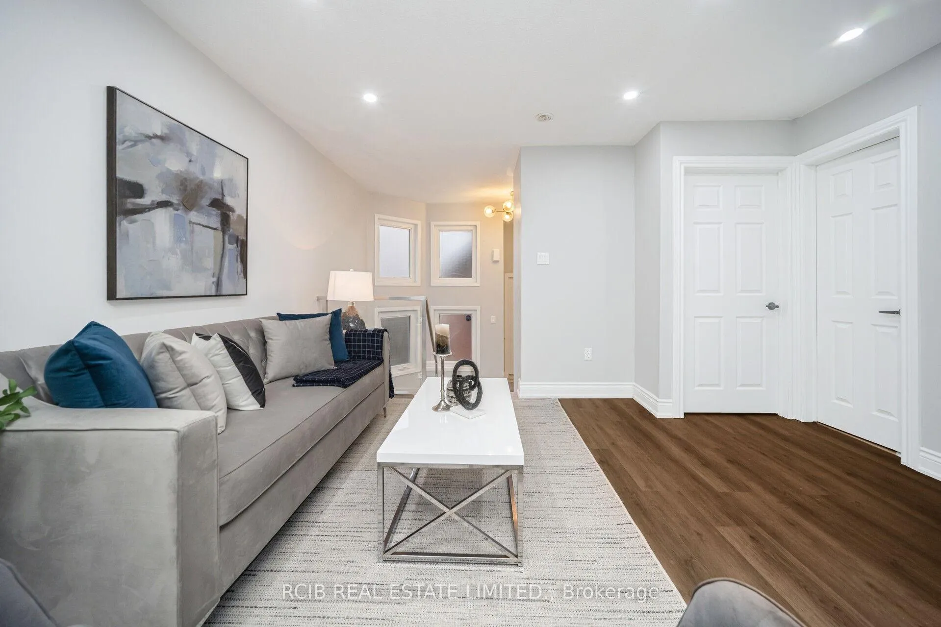 Photo 9 of 4 Carabram Court, Brampton, Brampton West — HOMEH