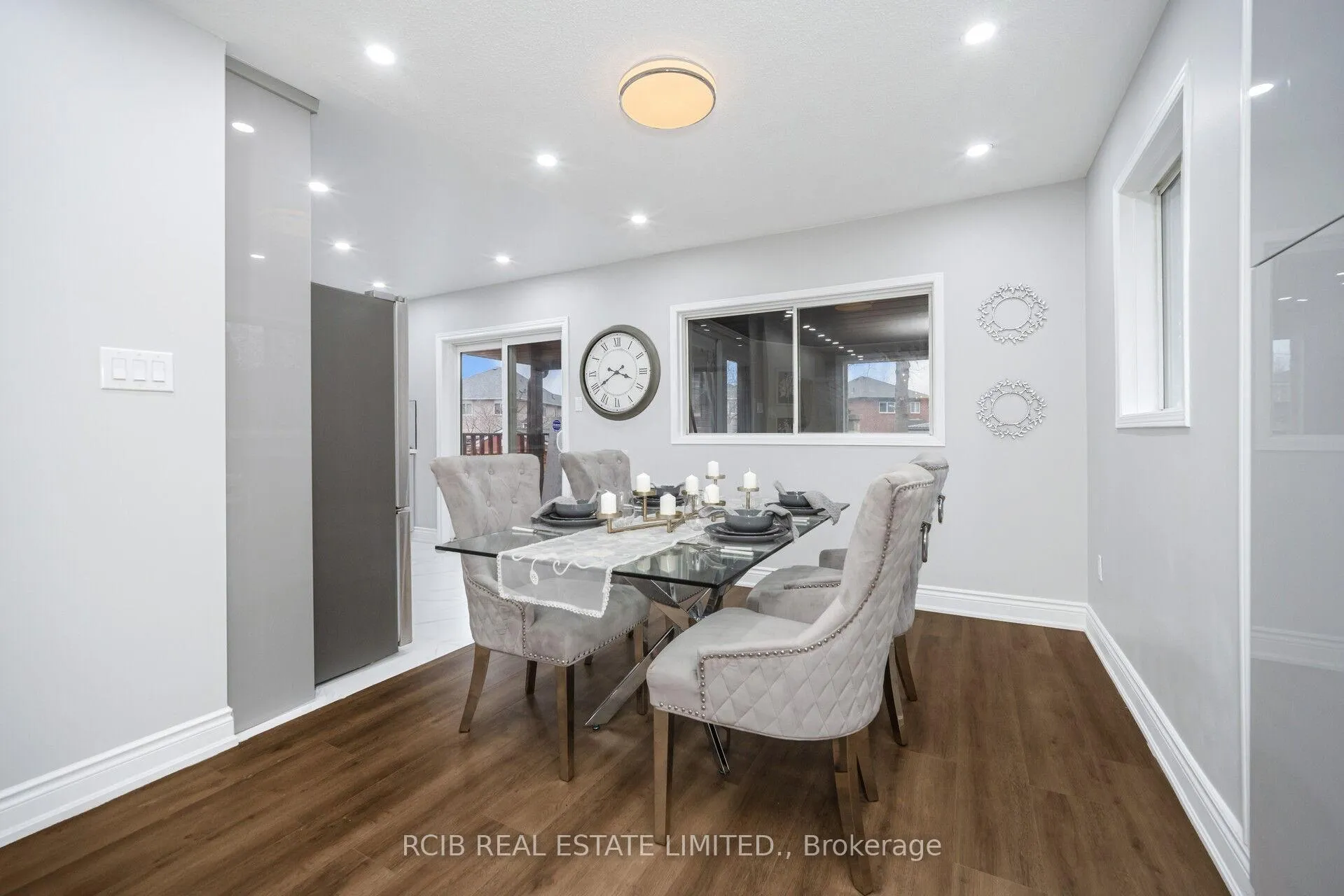 Photo 11 of 4 Carabram Court, Brampton, Brampton West — HOMEH