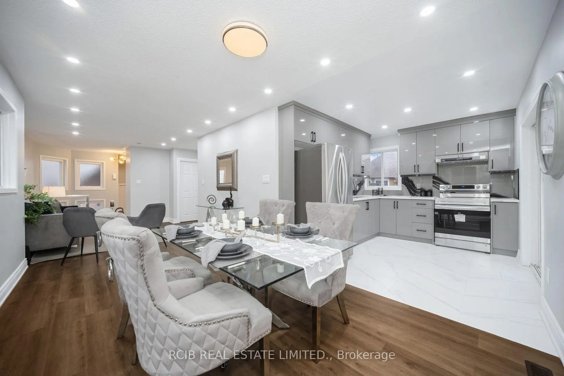 Photo 12 of 4 Carabram Court, Brampton, Brampton West — HOMEH