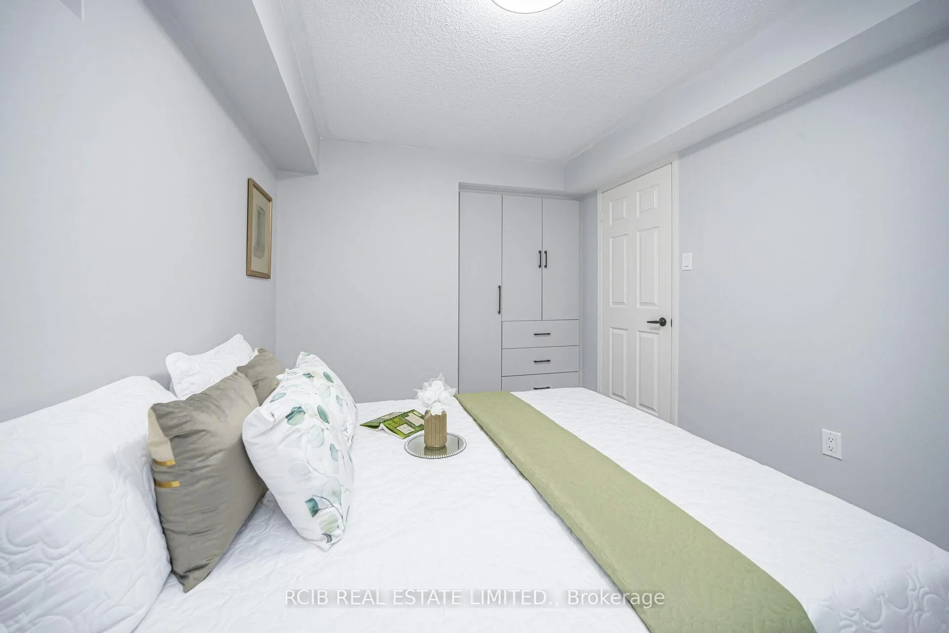 Photo 33 of 4 Carabram Court, Brampton, Brampton West — HOMEH