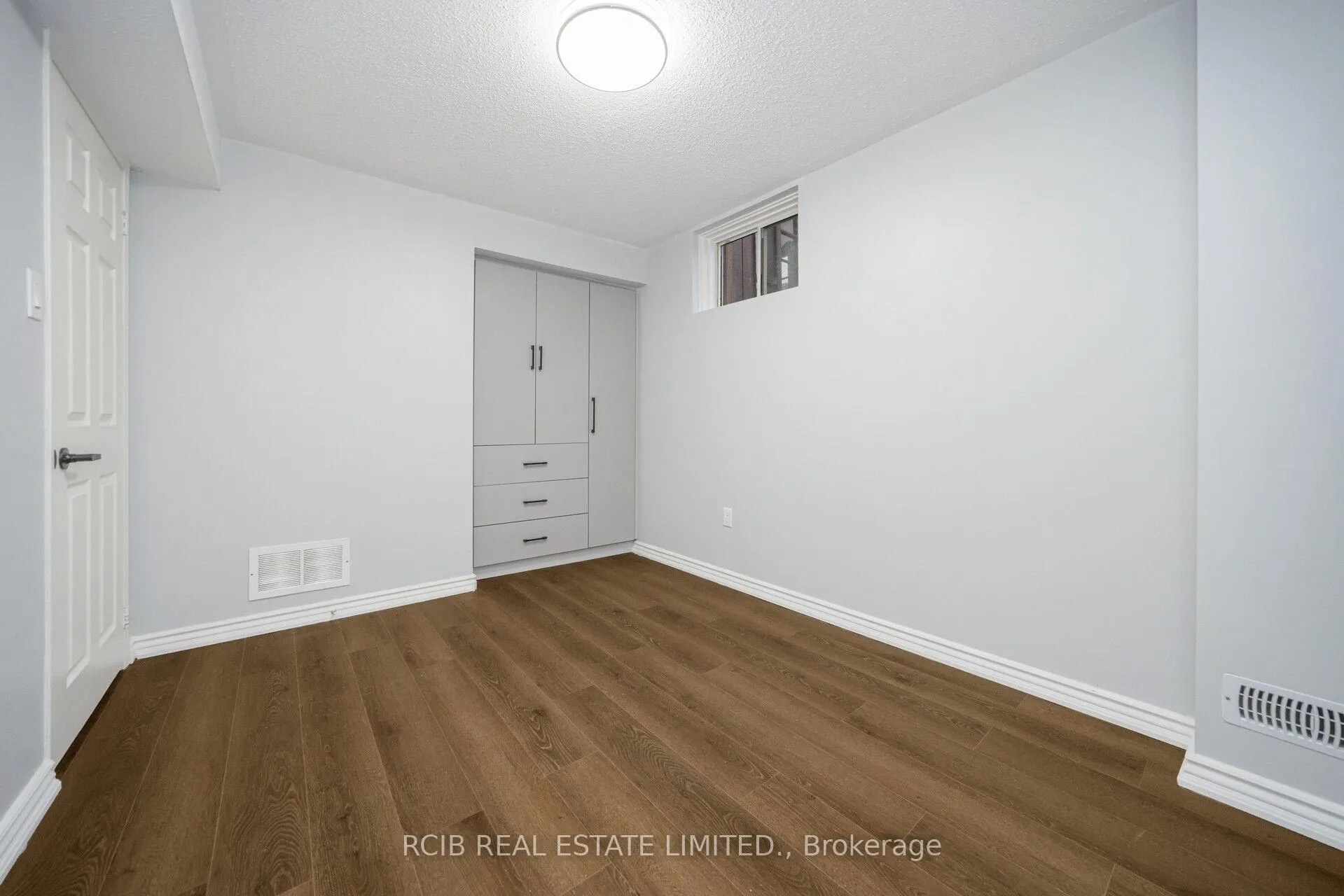 Photo 37 of 4 Carabram Court, Brampton, Brampton West — HOMEH