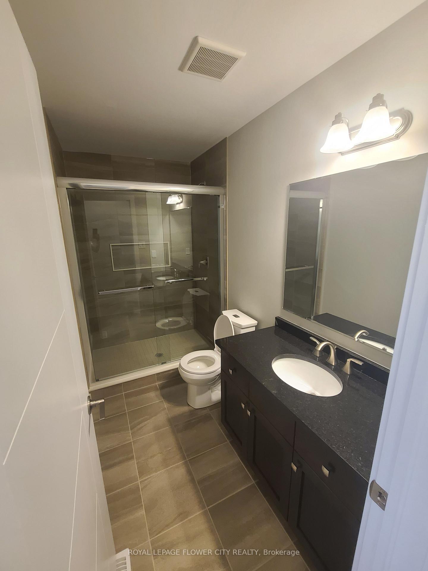 Photo 5 of 928 Robert Ferrie Drive, Kitchener, Brigadoon — HOMEH
