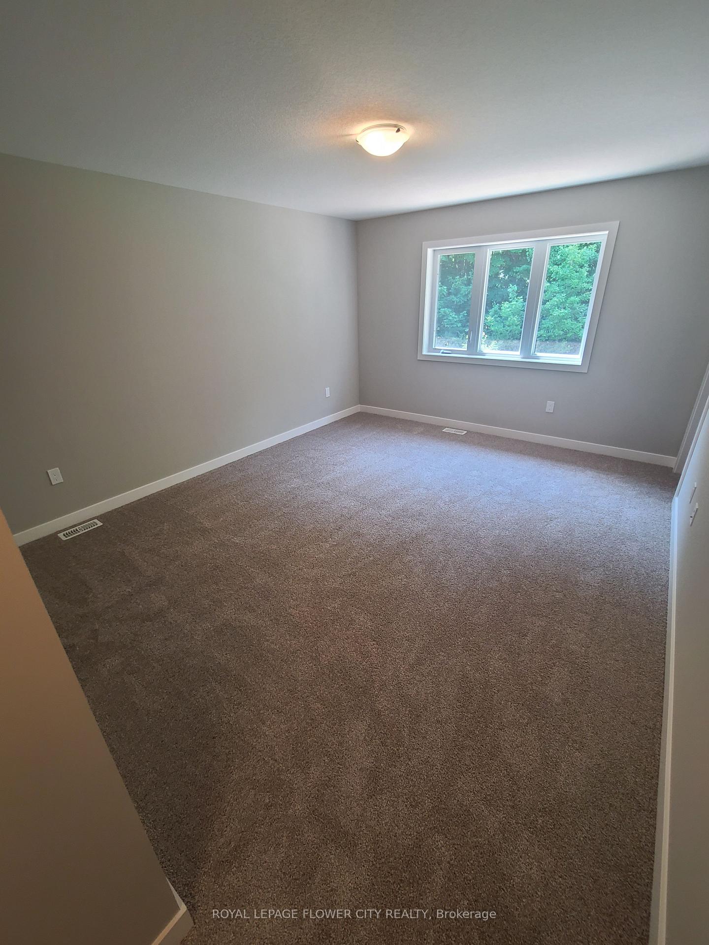 Photo 11 of 928 Robert Ferrie Drive, Kitchener, Brigadoon — HOMEH
