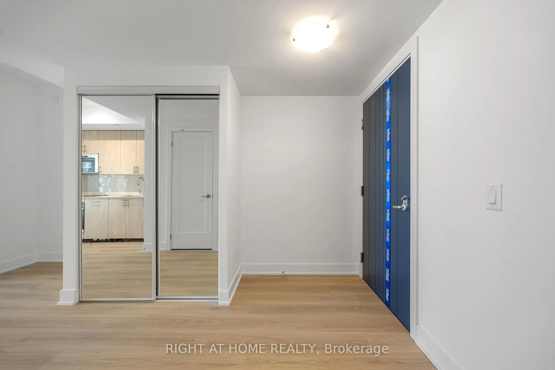 Photo 2 of Unit 2211, 2545 Simcoe Street, Oshawa, Windfields — HOMEH