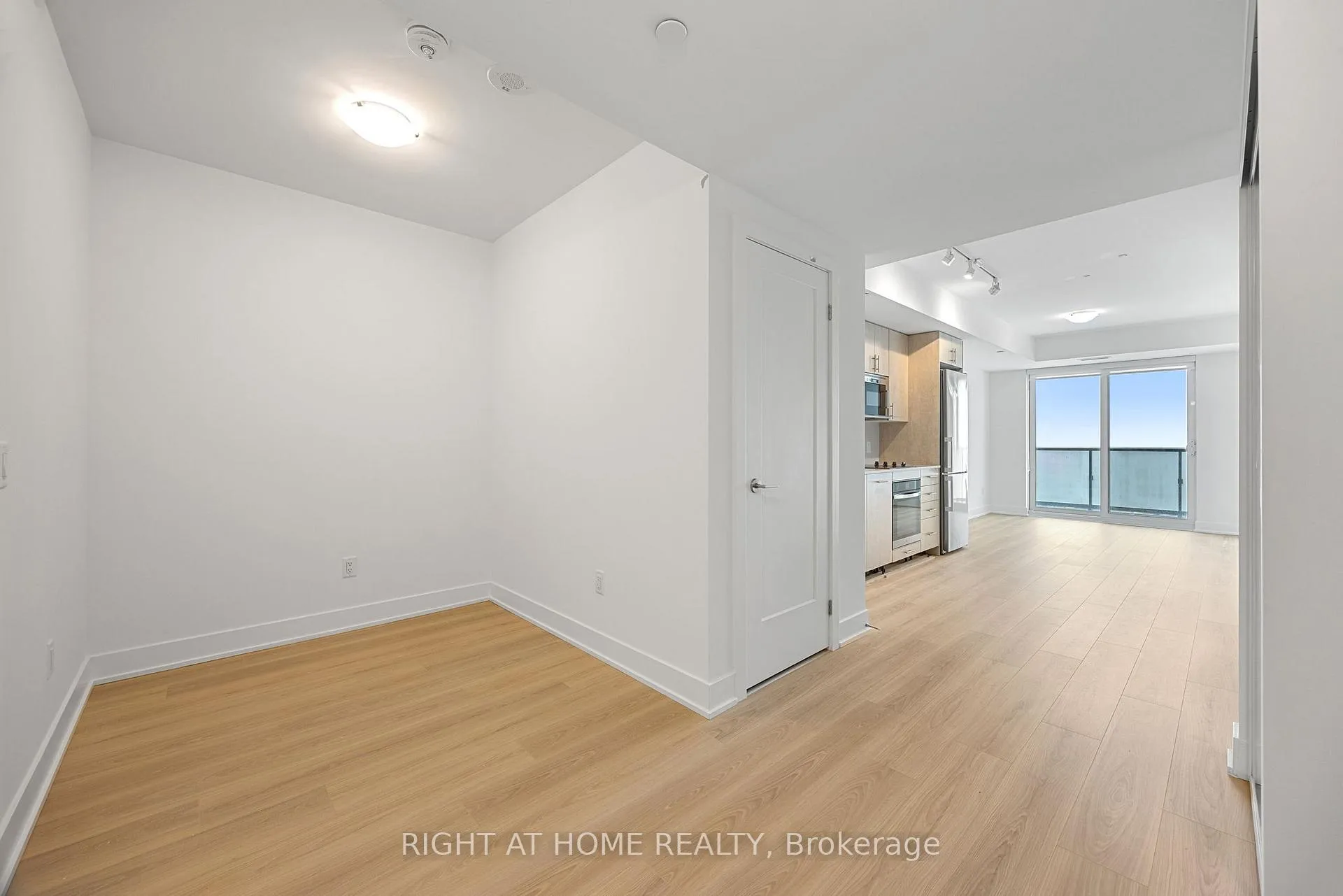 Photo 3 of Unit 2211, 2545 Simcoe Street, Oshawa, Windfields — HOMEH