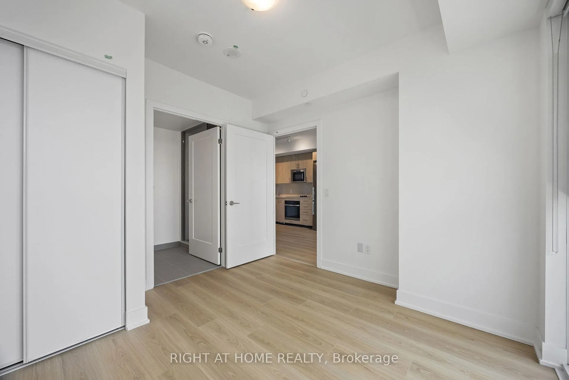 Photo 12 of Unit 2211, 2545 Simcoe Street, Oshawa, Windfields — HOMEH
