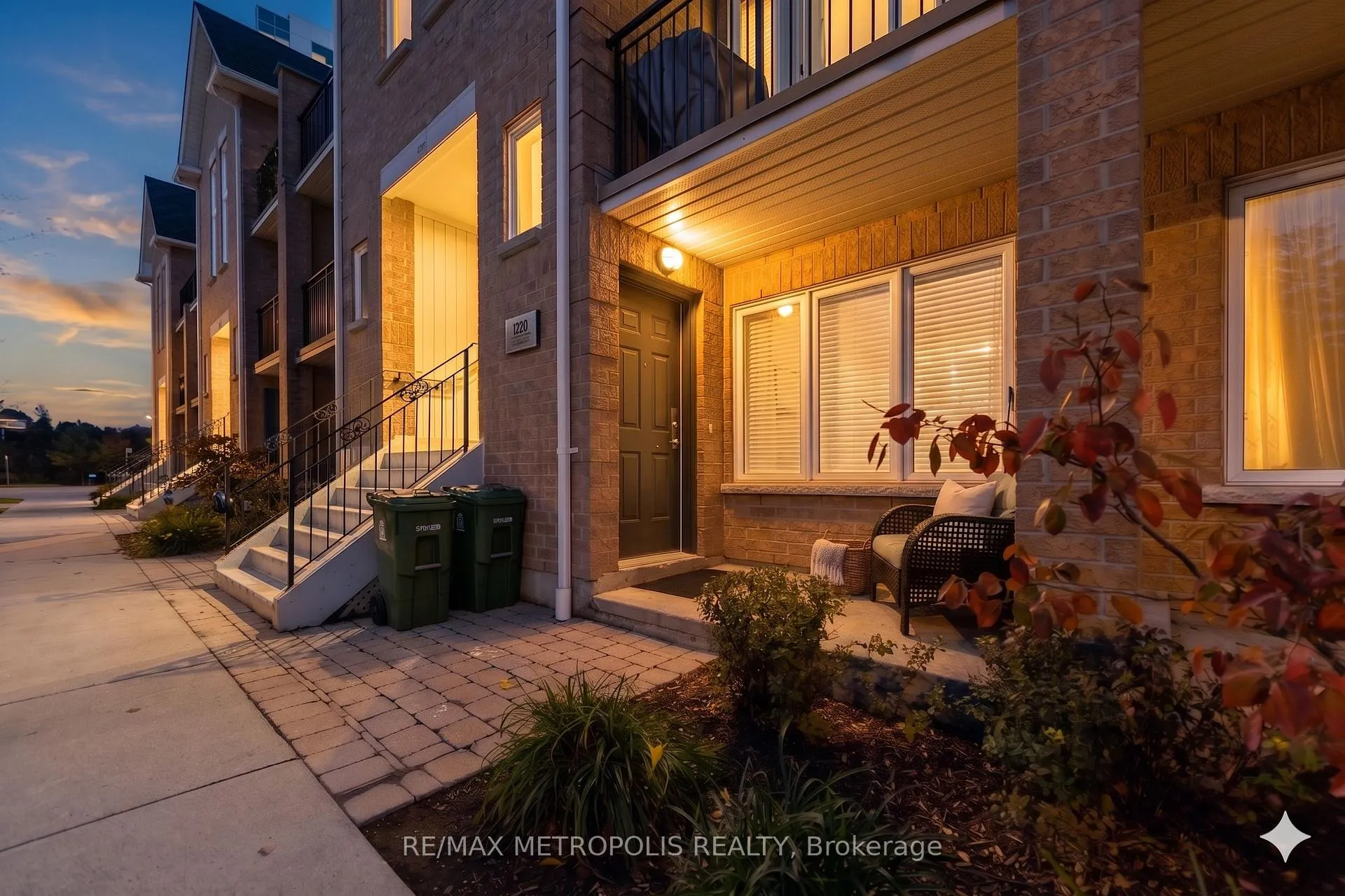 Photo 1 of Unit 102, 128 Aerodrome Crescent, Toronto, Leaside — HOMEH