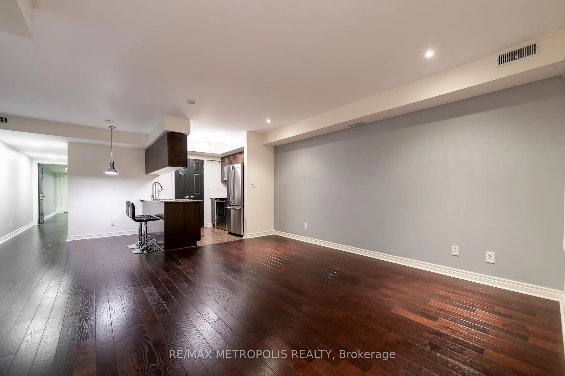 Photo 7 of Unit 102, 128 Aerodrome Crescent, Toronto, Leaside — HOMEH