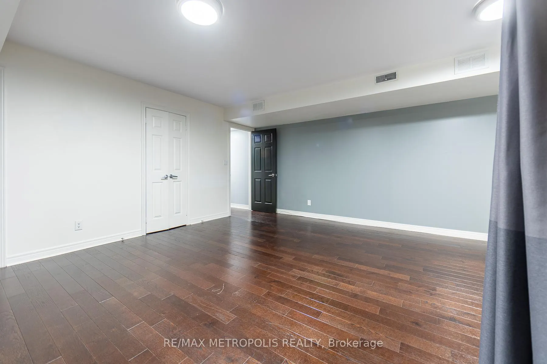 Photo 16 of Unit 102, 128 Aerodrome Crescent, Toronto, Leaside — HOMEH