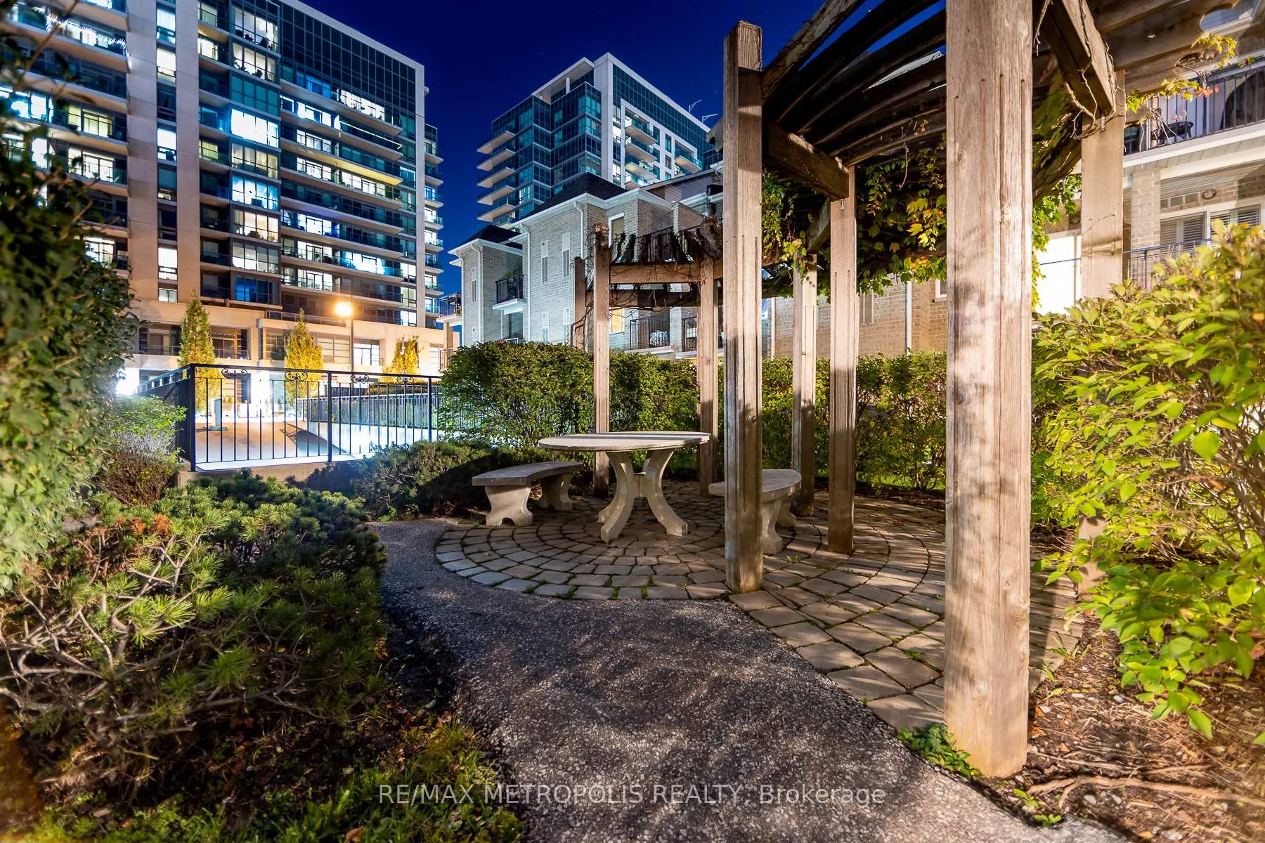 Photo 19 of Unit 102, 128 Aerodrome Crescent, Toronto, Leaside — HOMEH