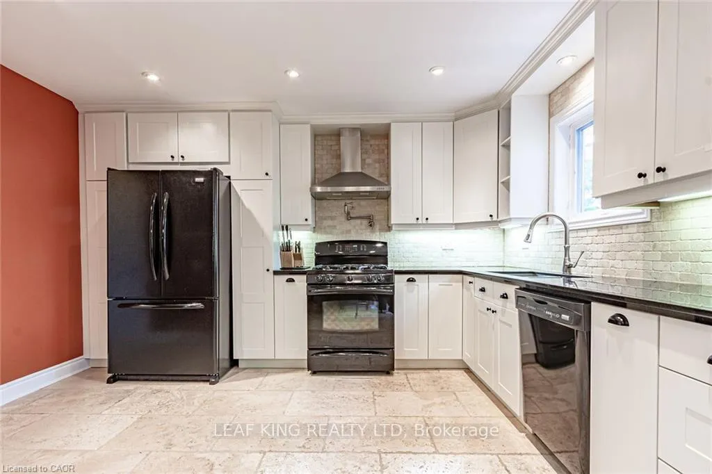 Photo 2 of 59 Grindstone Way, Hamilton, Waterdown — HOMEH
