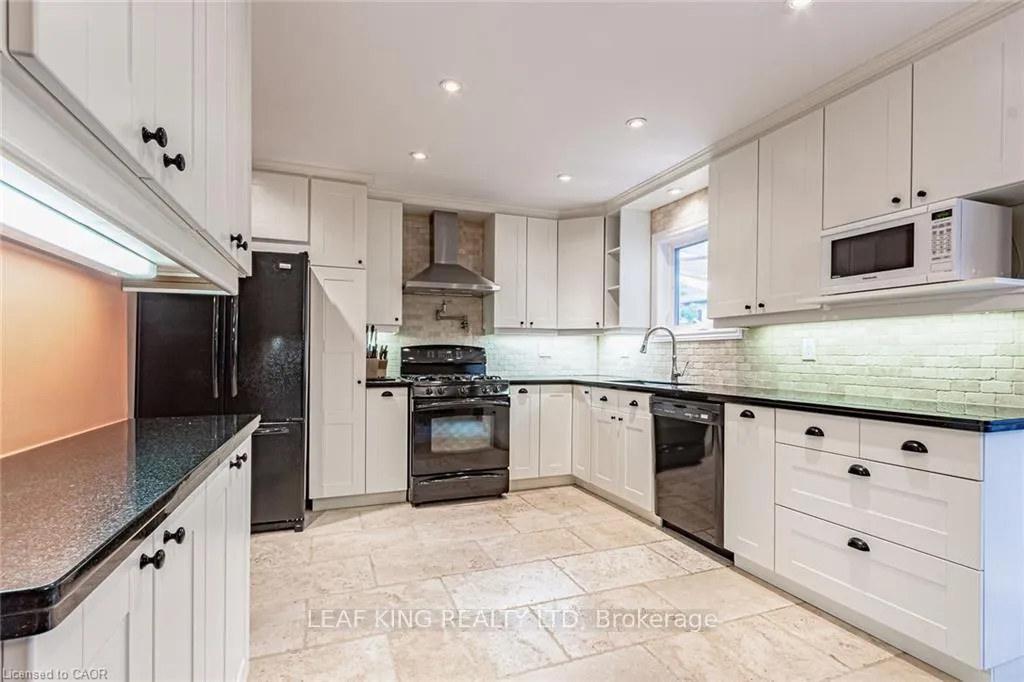 Photo 4 of 59 Grindstone Way, Hamilton, Waterdown — HOMEH