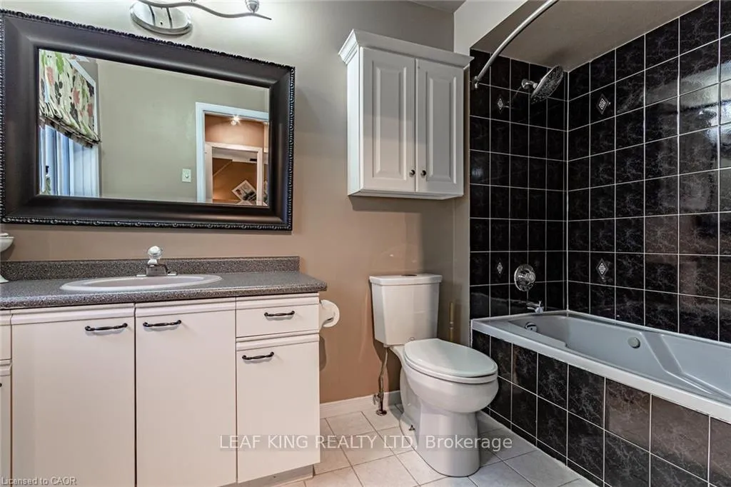Photo 10 of 59 Grindstone Way, Hamilton, Waterdown — HOMEH