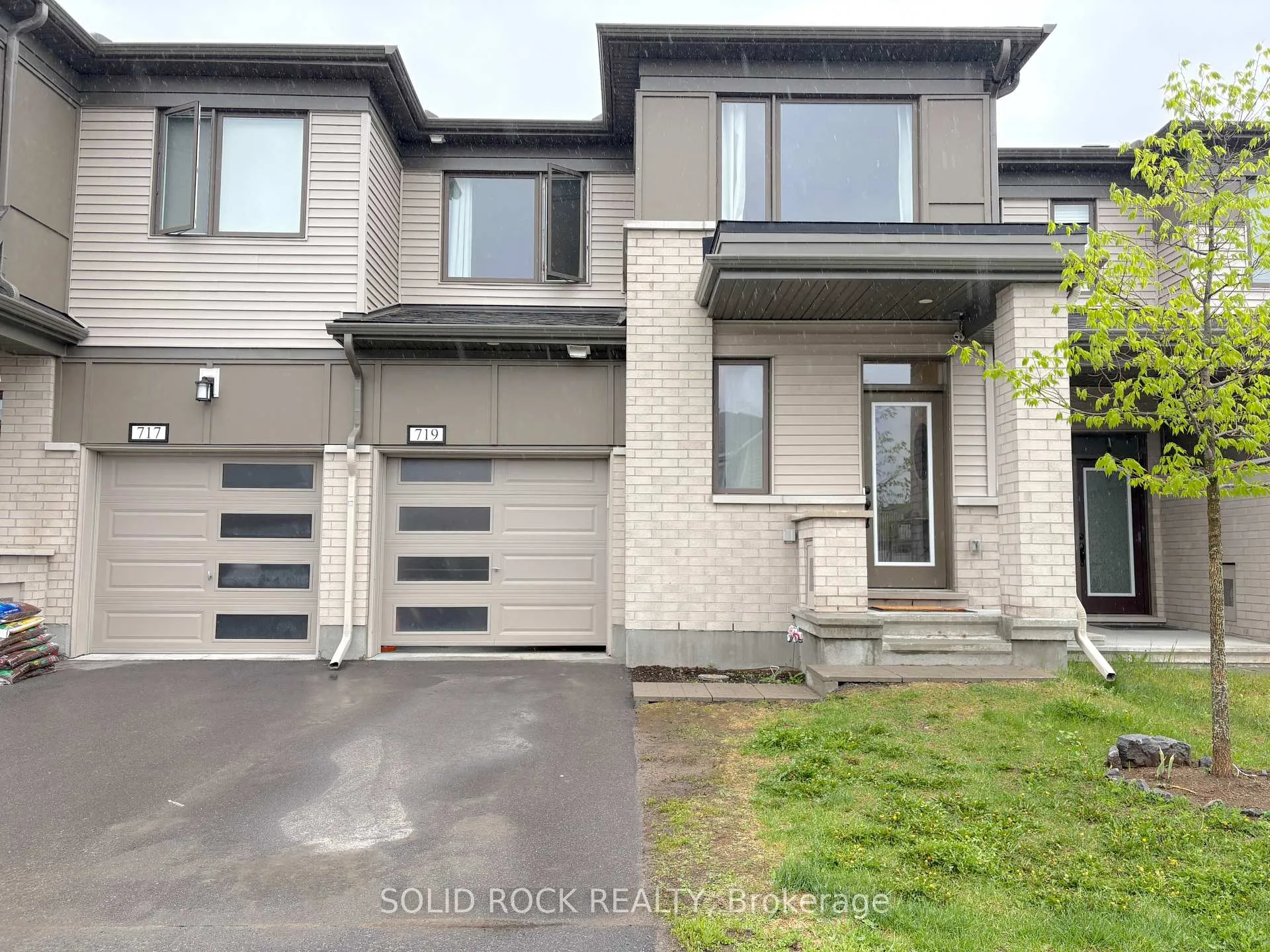 Photo 1 of 719 Derreen Avenue, Ottawa, Stittsville (North) — HOMEH