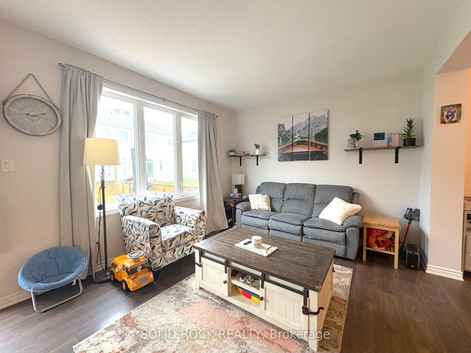 Photo 5 of 719 Derreen Avenue, Ottawa, Stittsville (North) — HOMEH