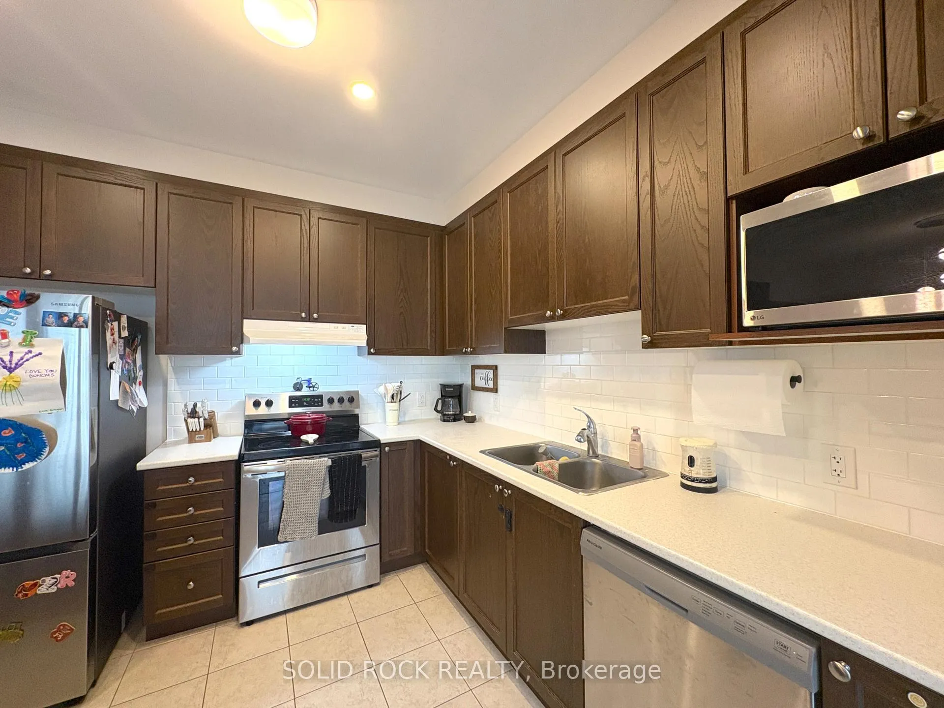 Photo 6 of 719 Derreen Avenue, Ottawa, Stittsville (North) — HOMEH