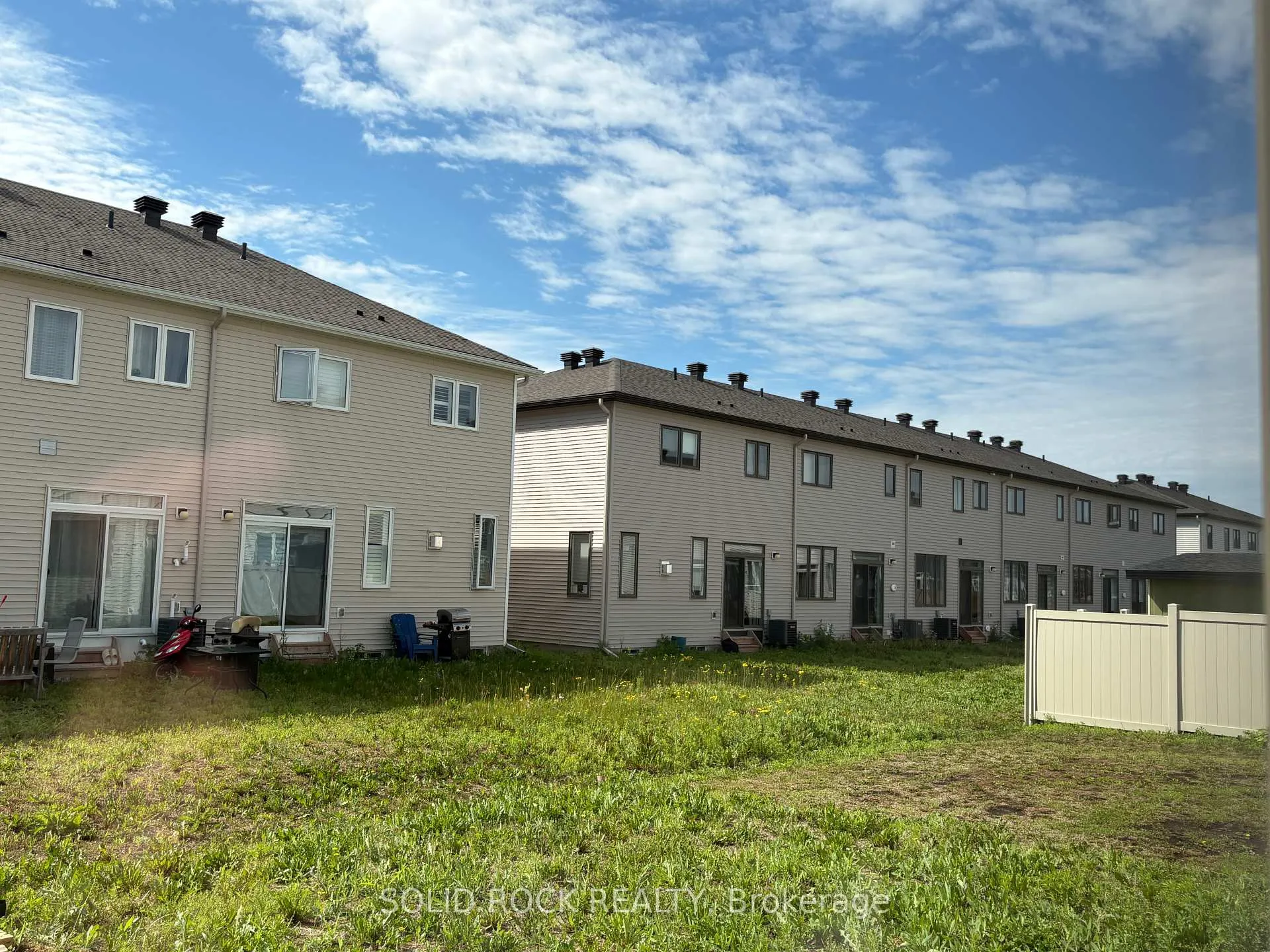 Photo 32 of 719 Derreen Avenue, Ottawa, Stittsville (North) — HOMEH