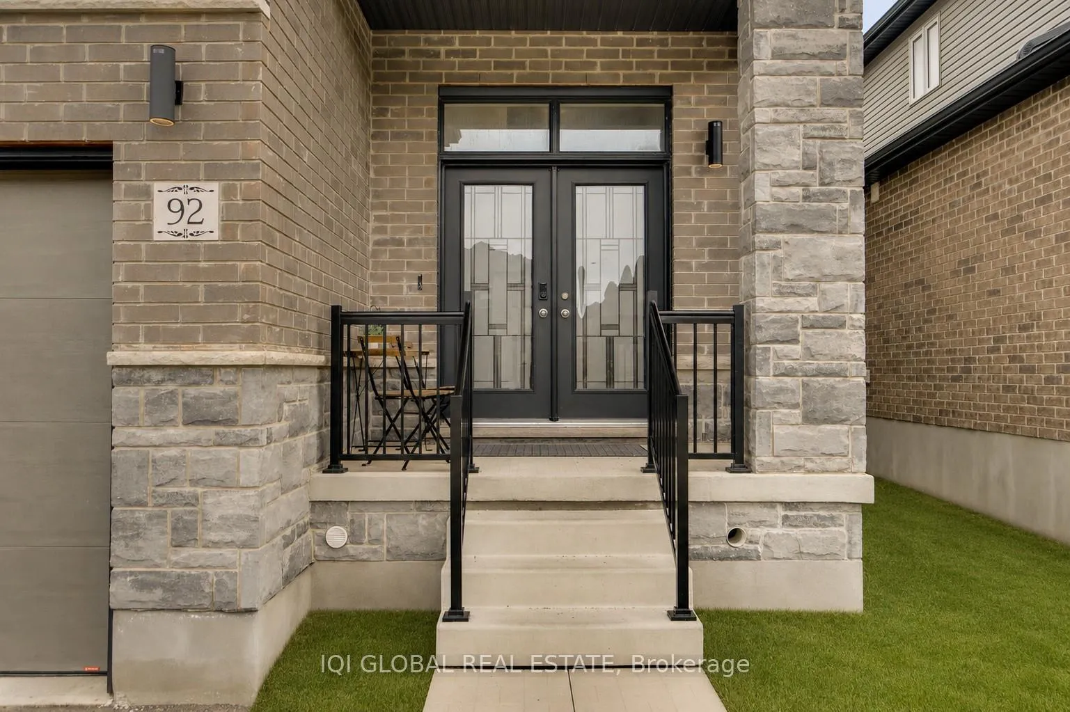Photo 2 of 92 Sass Crescent, Brant, Paris — HOMEH