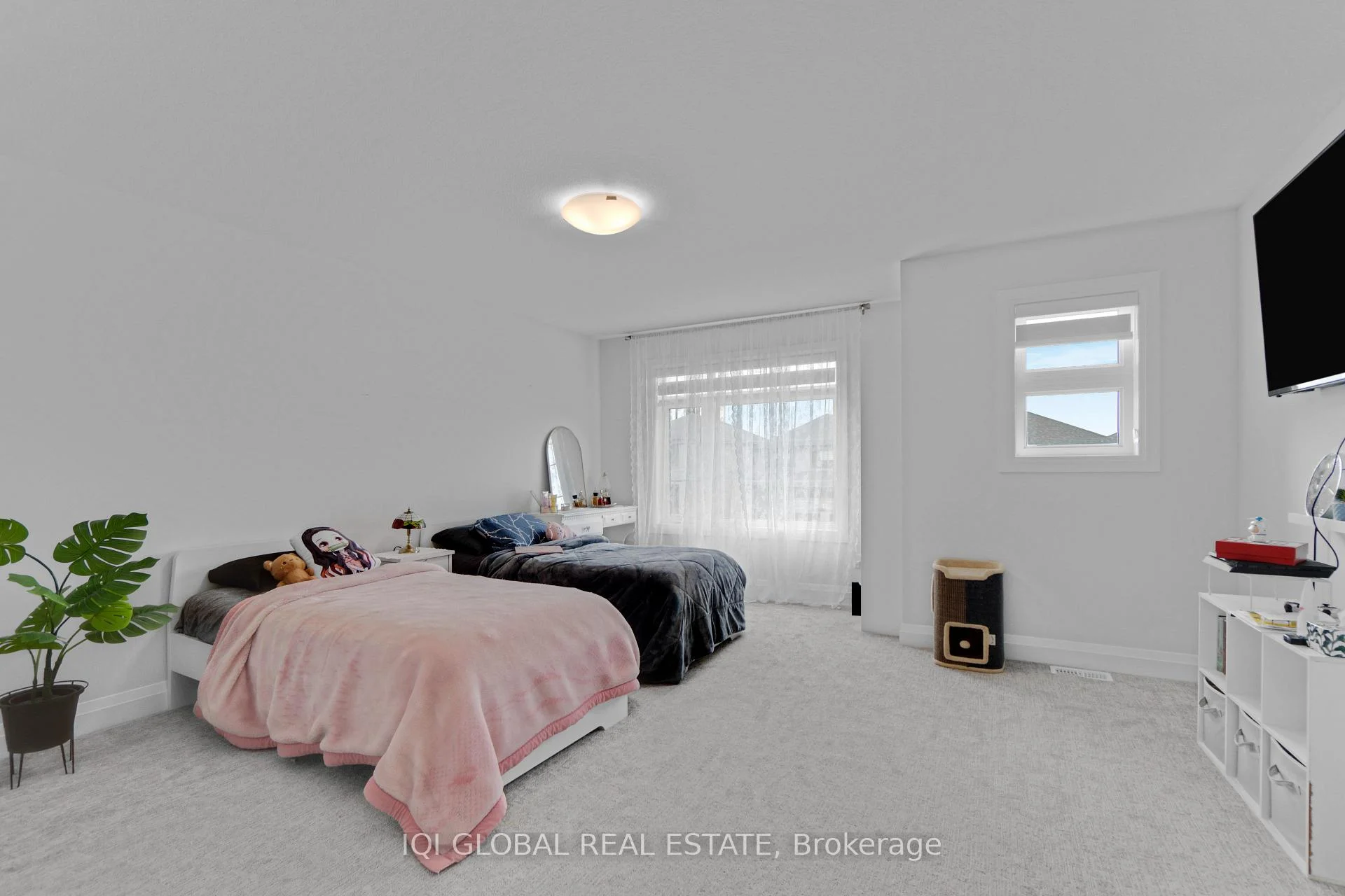 Photo 37 of 92 Sass Crescent, Brant, Paris — HOMEH