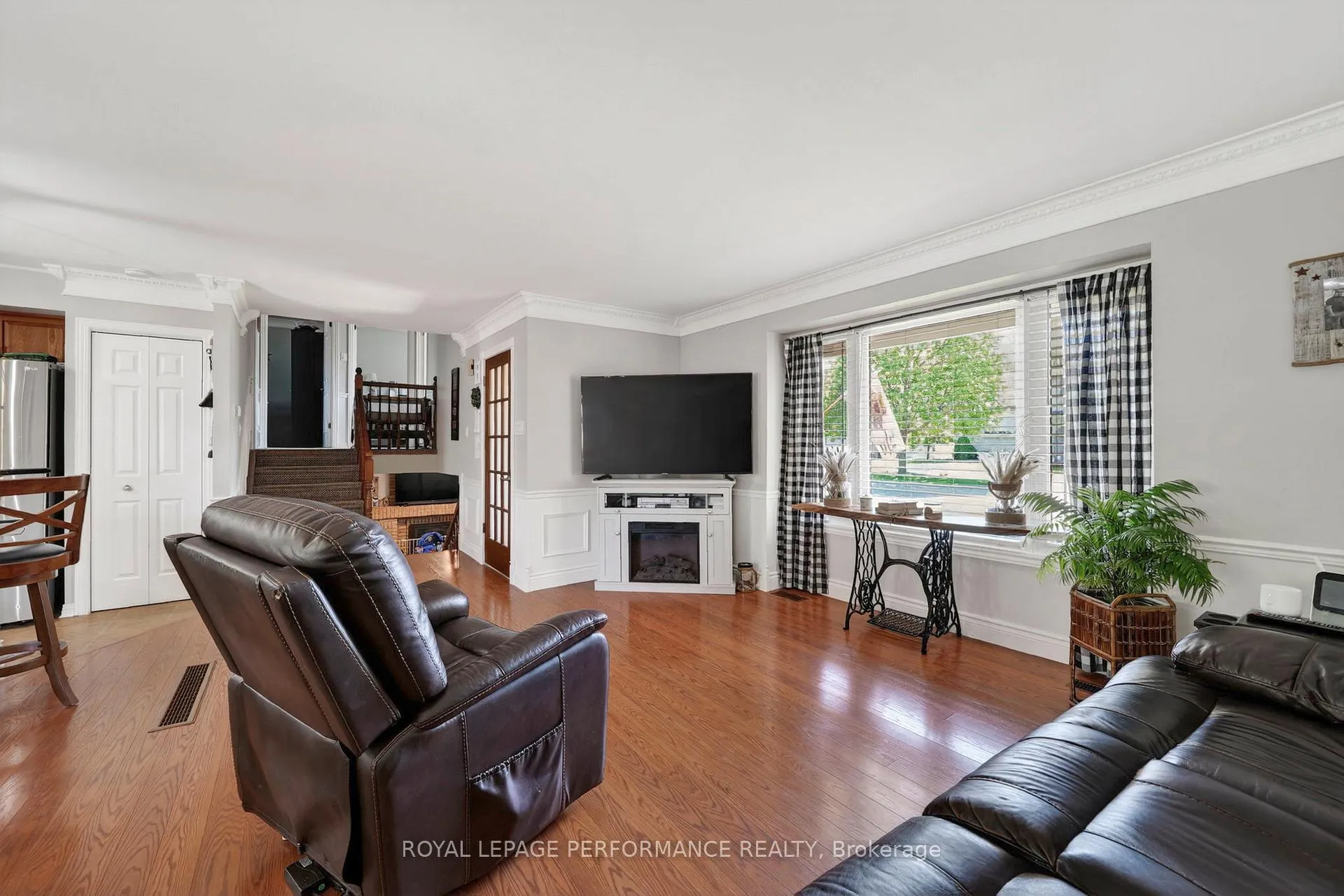 Photo 7 of 1321 Lochiel Street, Cornwall — HOMEH