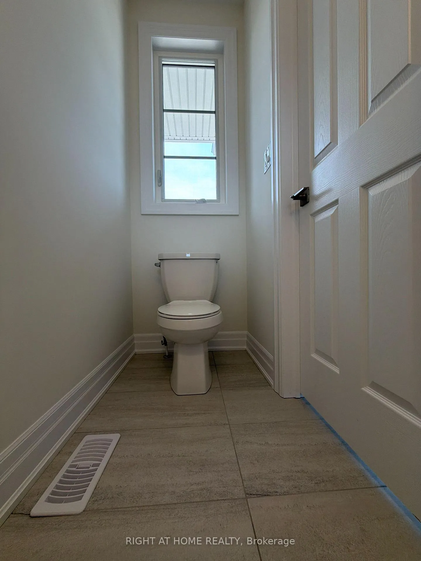 Photo 5 of 2127 Binbrook Drive, Oshawa, Kedron — HOMEH