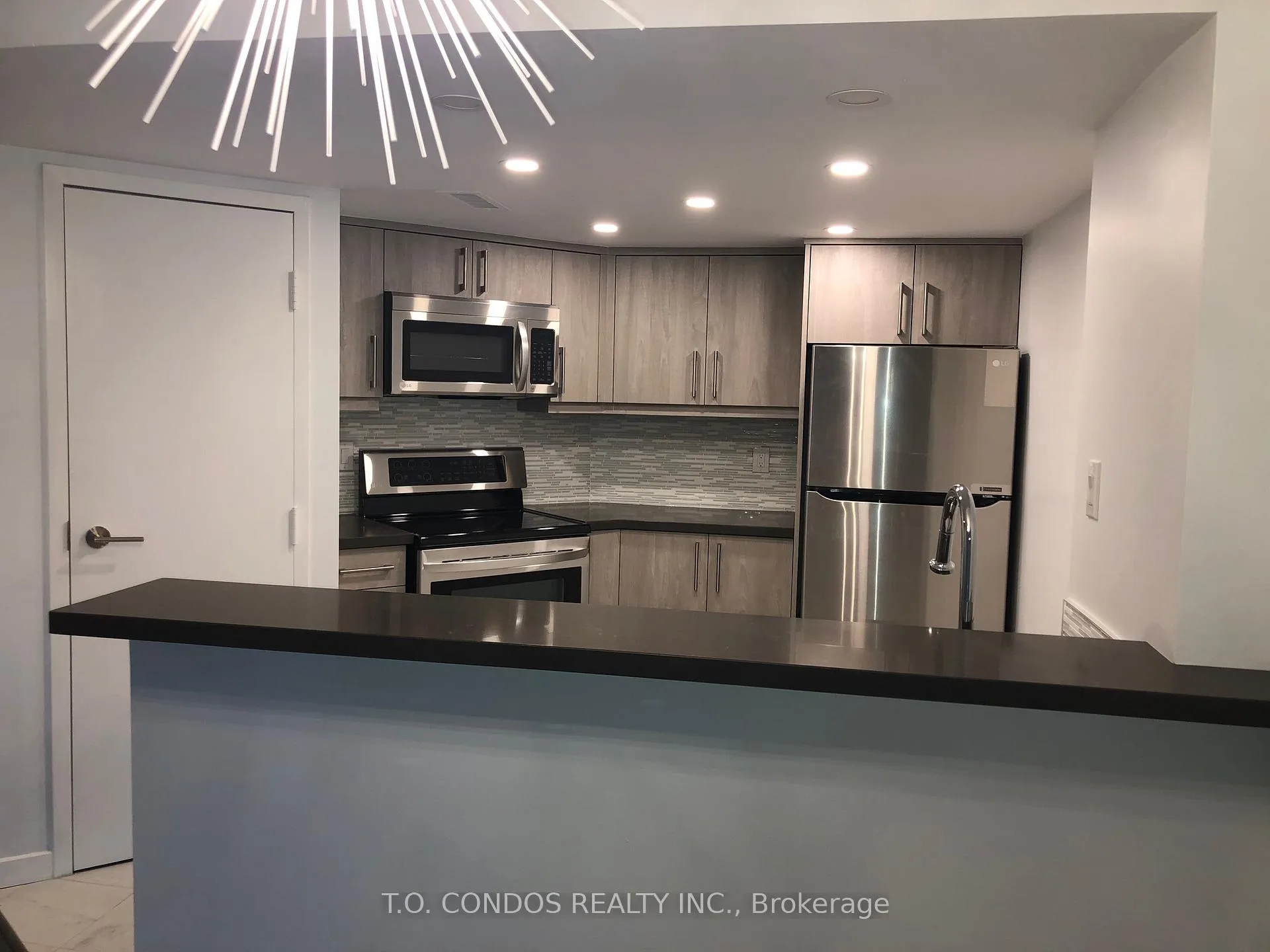 Photo 3 of Unit 318, 1001 Bay Street, Toronto, Bay Street Corridor — HOMEH