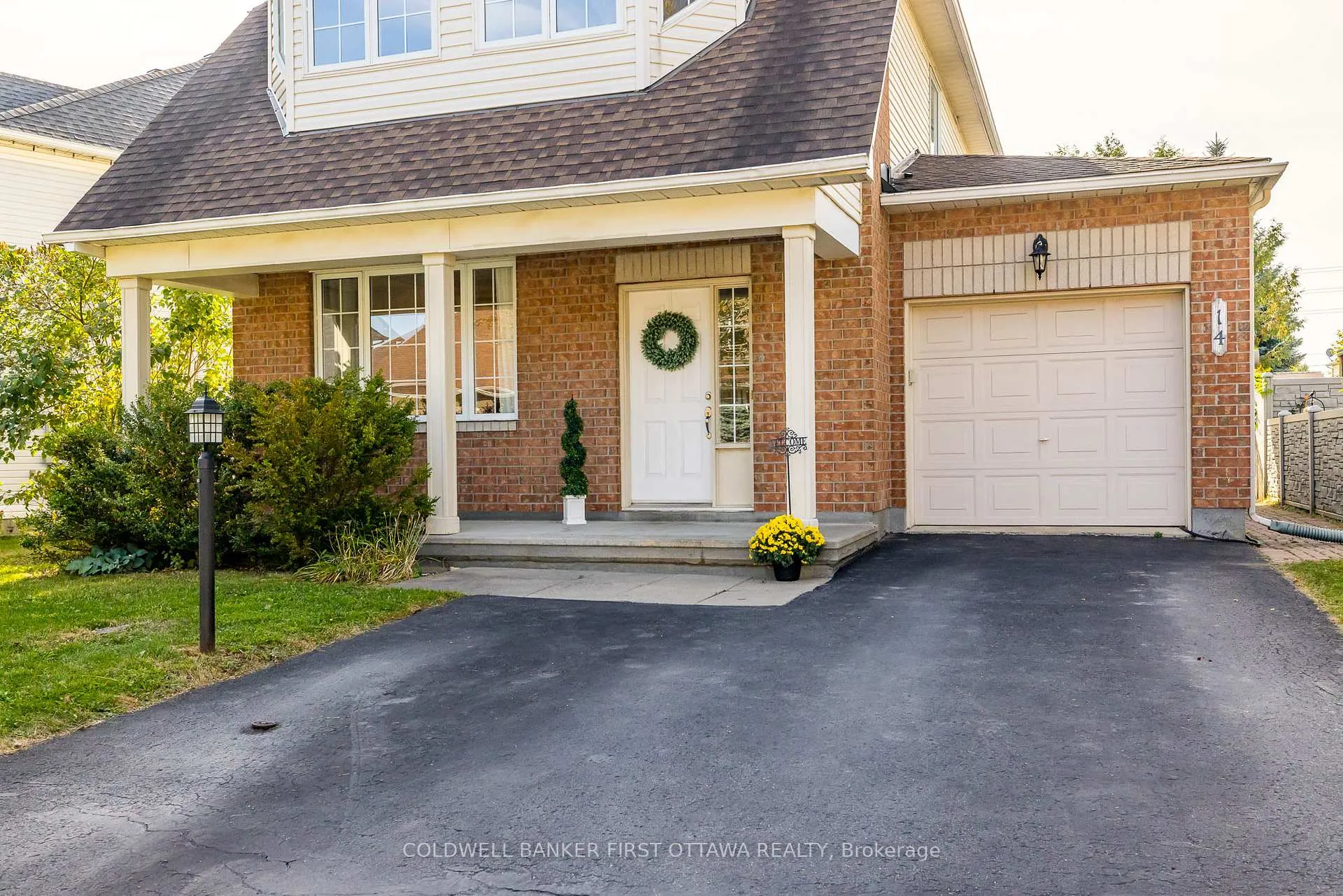 Photo 2 of 14 Vistapointe Drive, Ottawa, Barrhaven East — HOMEH