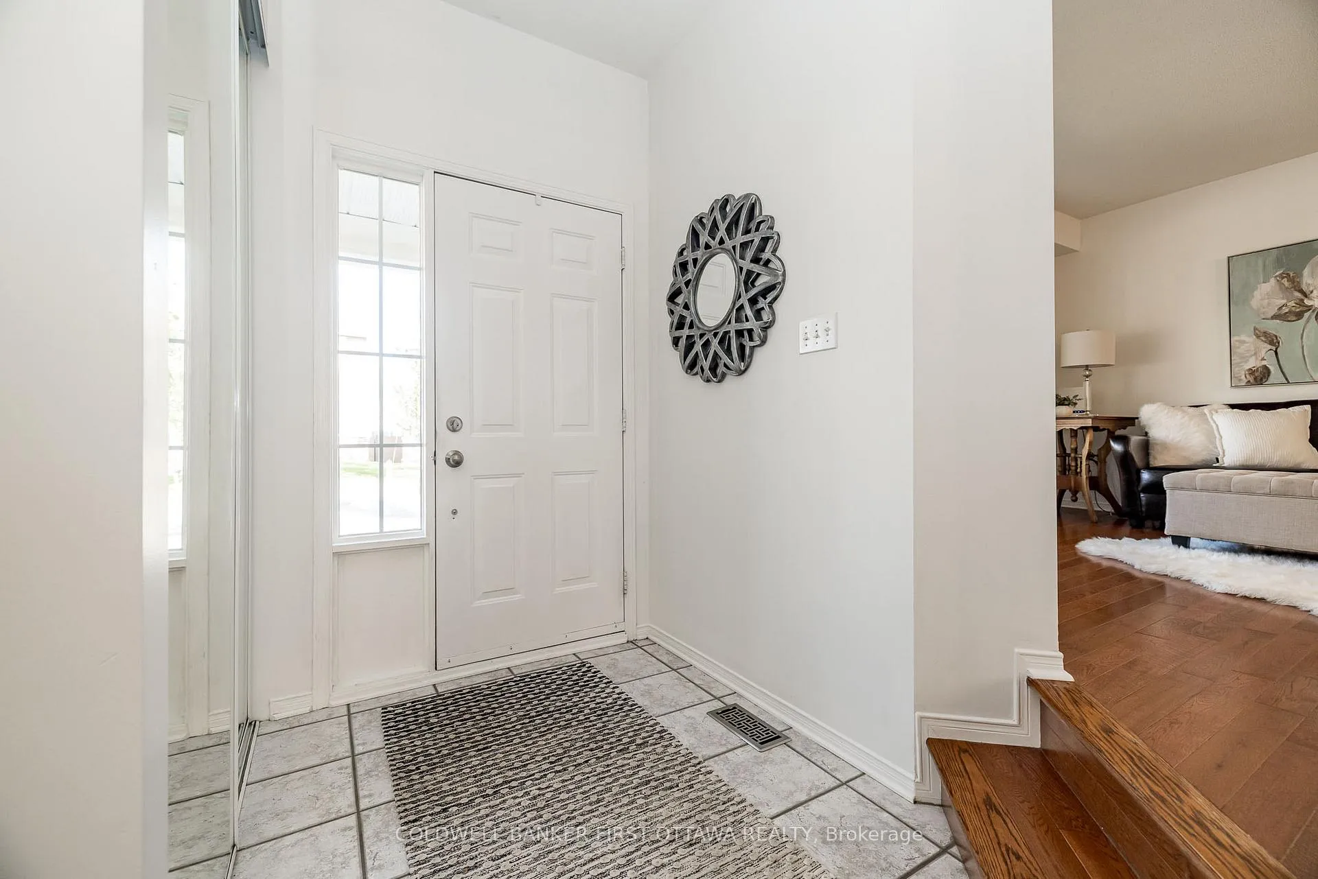 Photo 3 of 14 Vistapointe Drive, Ottawa, Barrhaven East — HOMEH