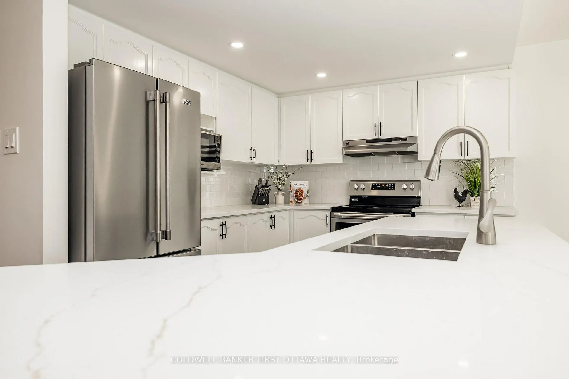 Photo 10 of 14 Vistapointe Drive, Ottawa, Barrhaven East — HOMEH