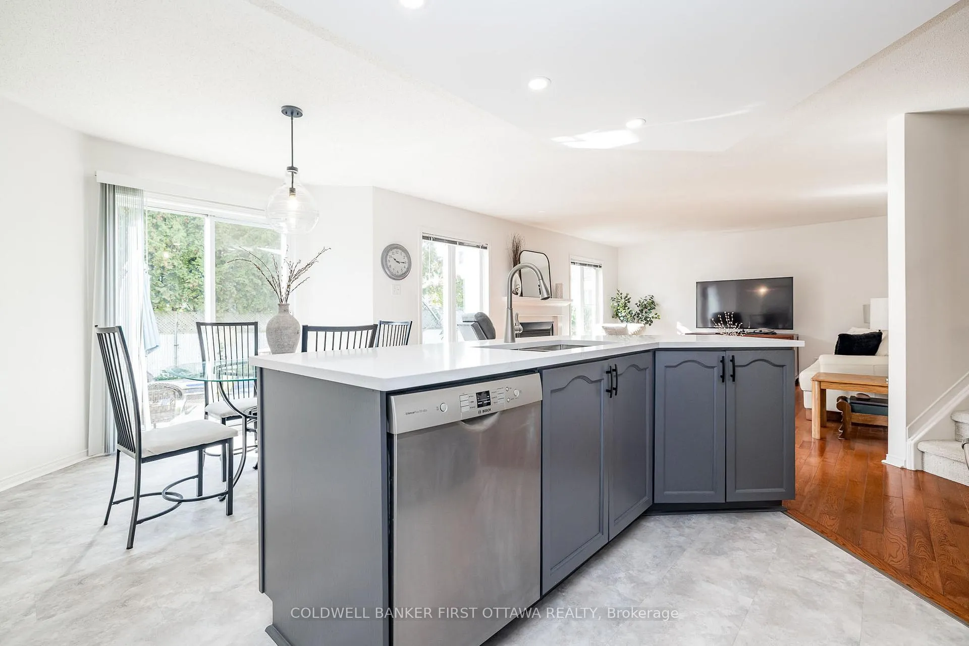 Photo 13 of 14 Vistapointe Drive, Ottawa, Barrhaven East — HOMEH