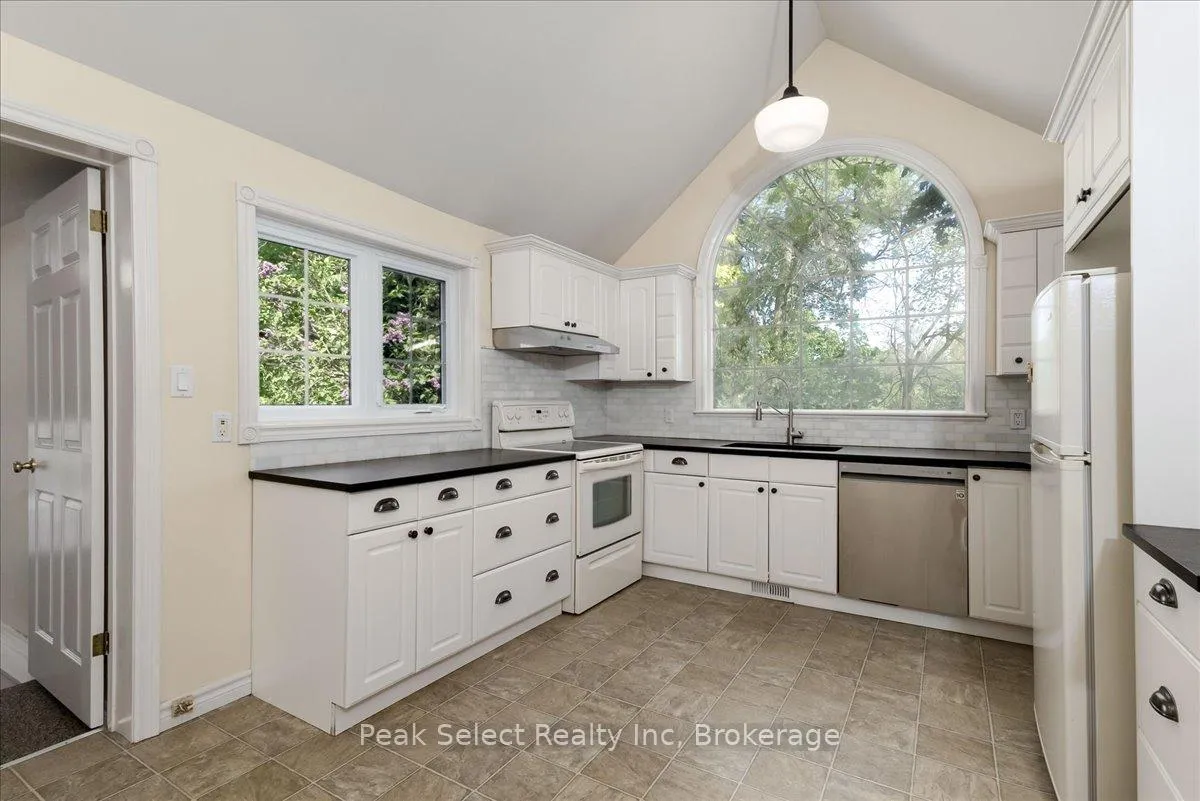 Photo 9 of 165 Thomas Street, St. Marys — HOMEH
