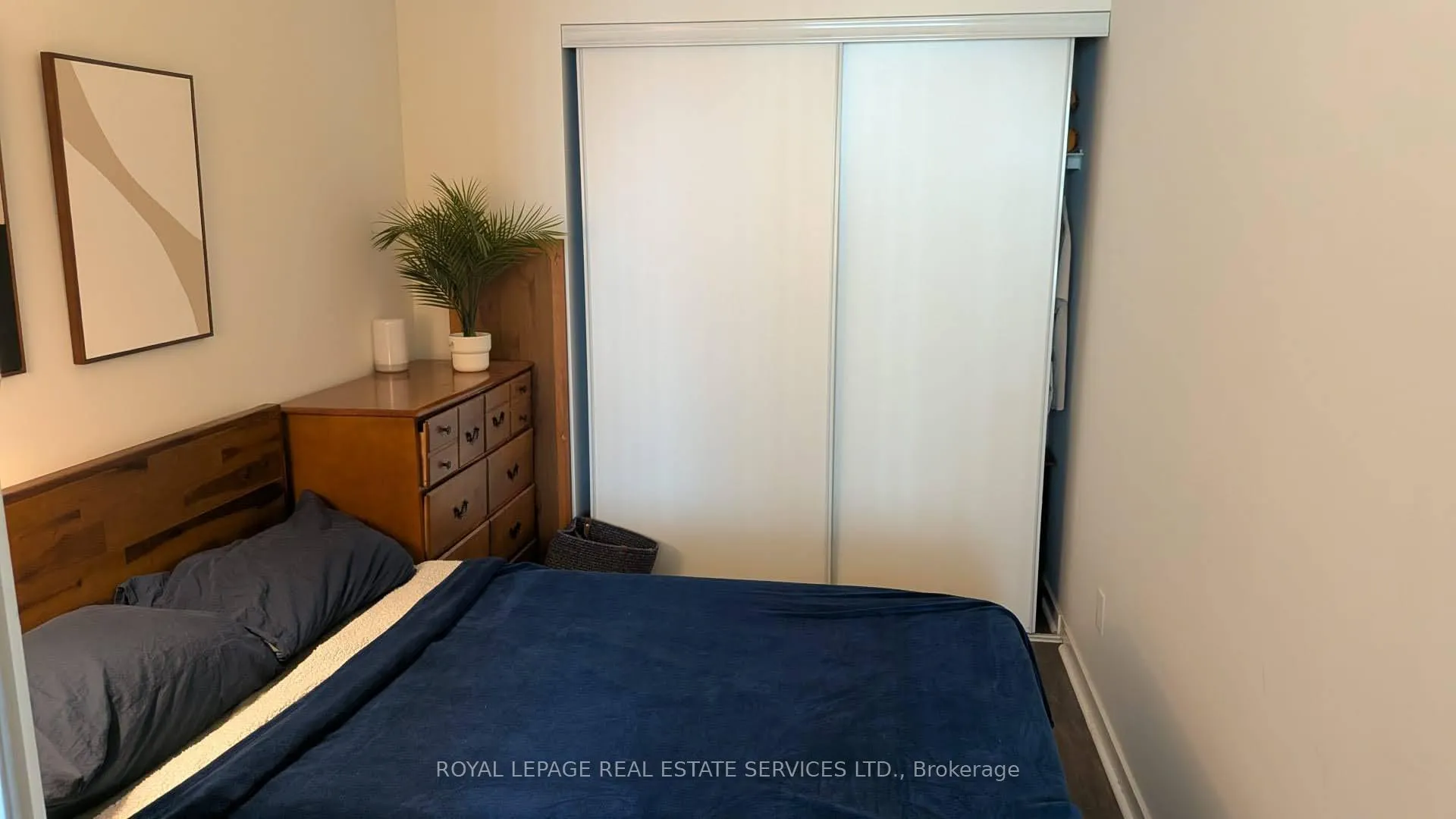 Photo 3 of Unit 2412, 105 The Queensway, Toronto, High Park-Swansea — HOMEH