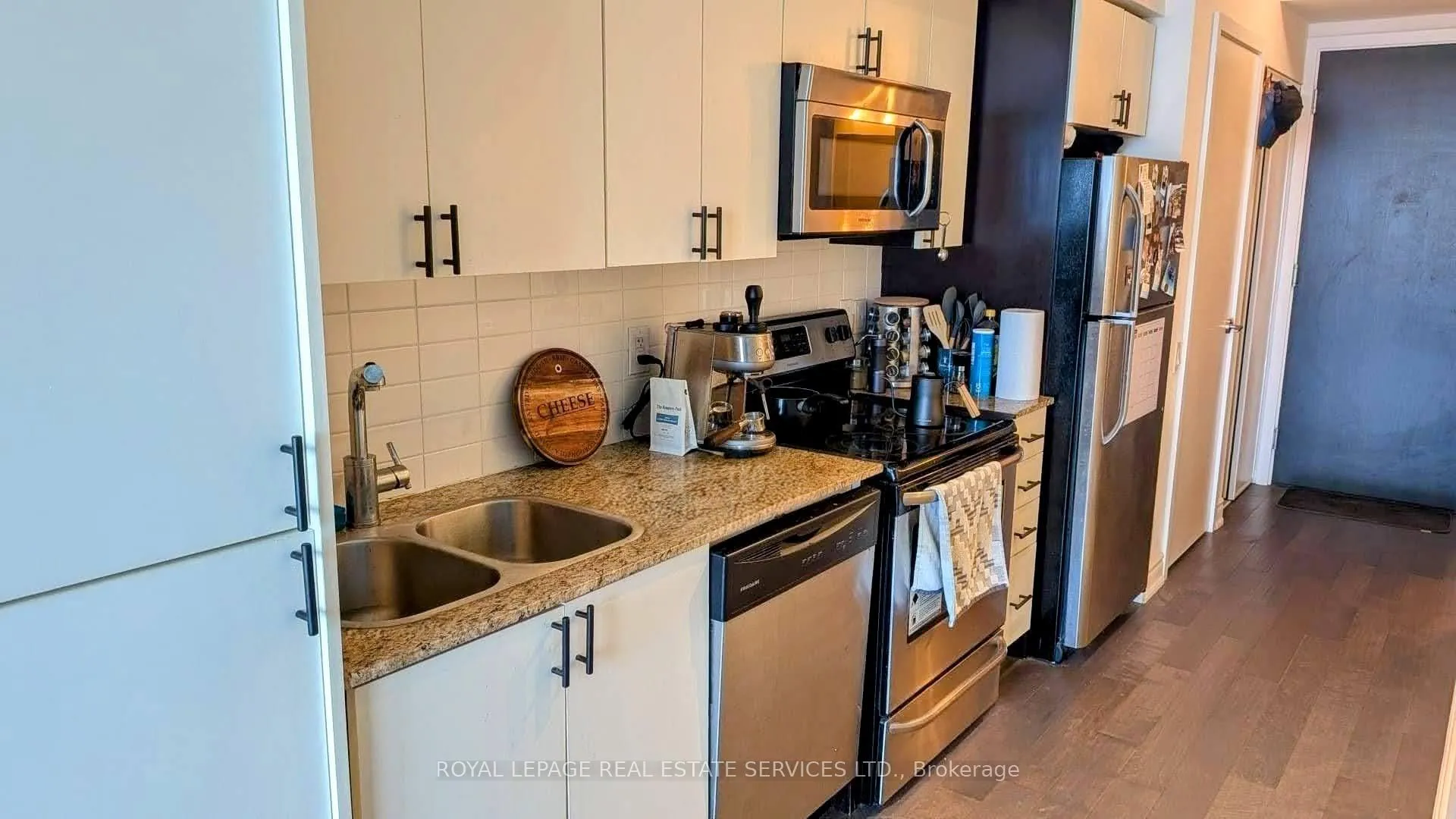 Photo 5 of Unit 2412, 105 The Queensway, Toronto, High Park-Swansea — HOMEH