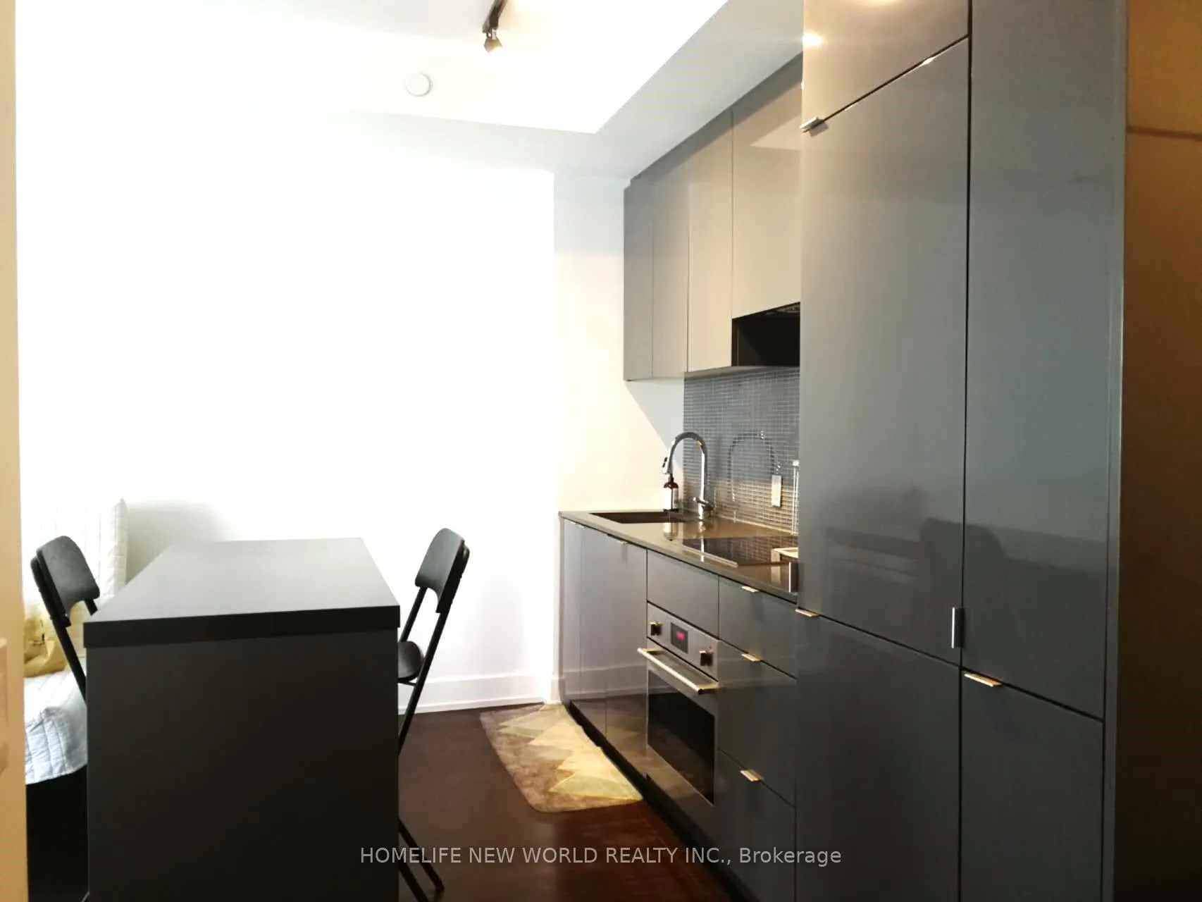 Photo 4 of Unit 1009, 7 Grenville Street, Toronto, Bay Street Corridor — HOMEH