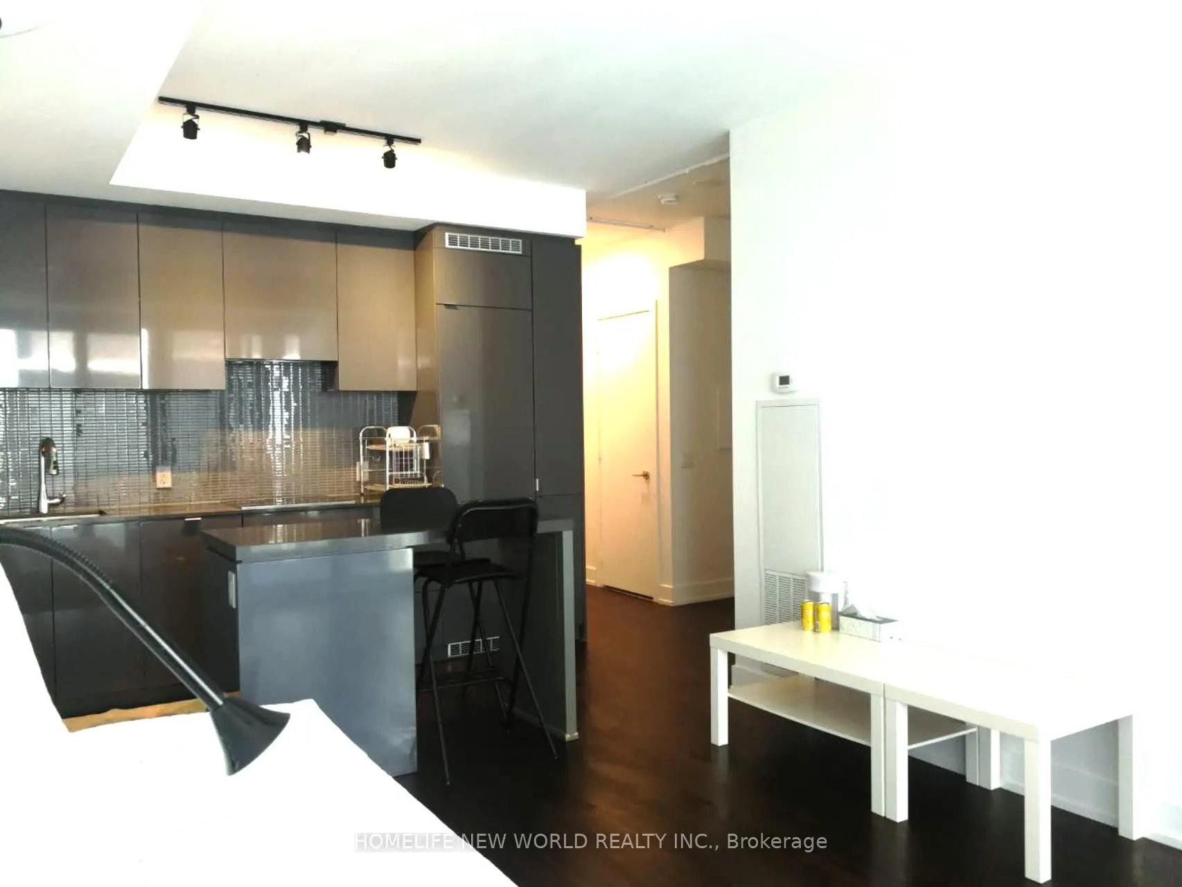 Photo 6 of Unit 1009, 7 Grenville Street, Toronto, Bay Street Corridor — HOMEH