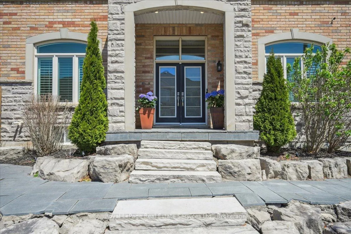 Photo 3 of 4737 Deforest Crescent, Burlington, Alton — HOMEH