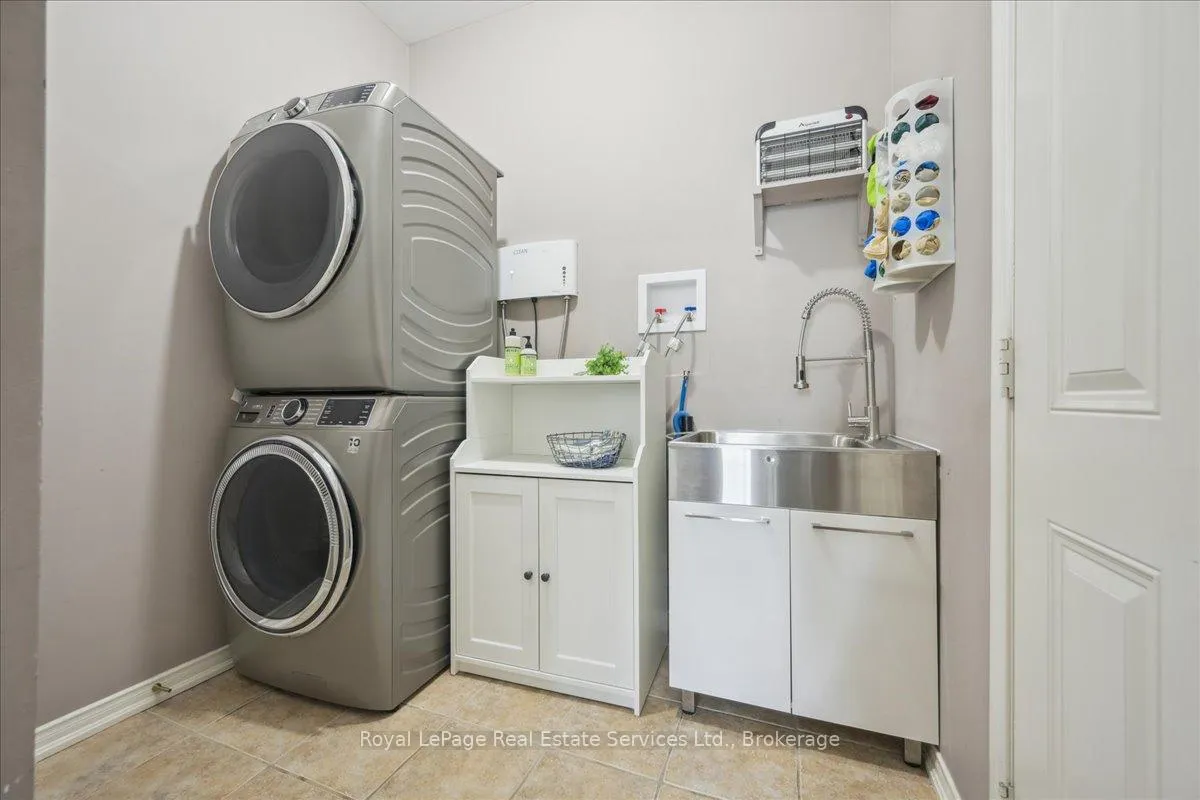 Photo 12 of 4737 Deforest Crescent, Burlington, Alton — HOMEH