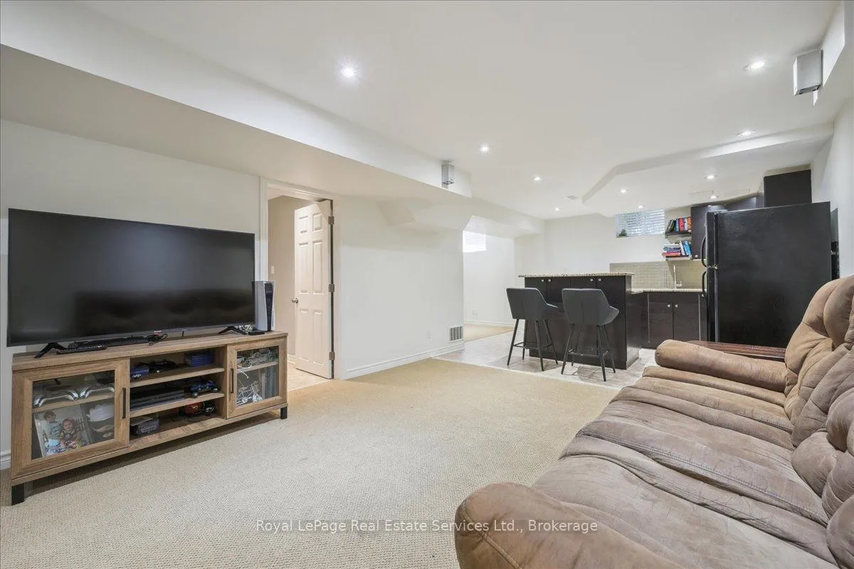 Photo 36 of 4737 Deforest Crescent, Burlington, Alton — HOMEH