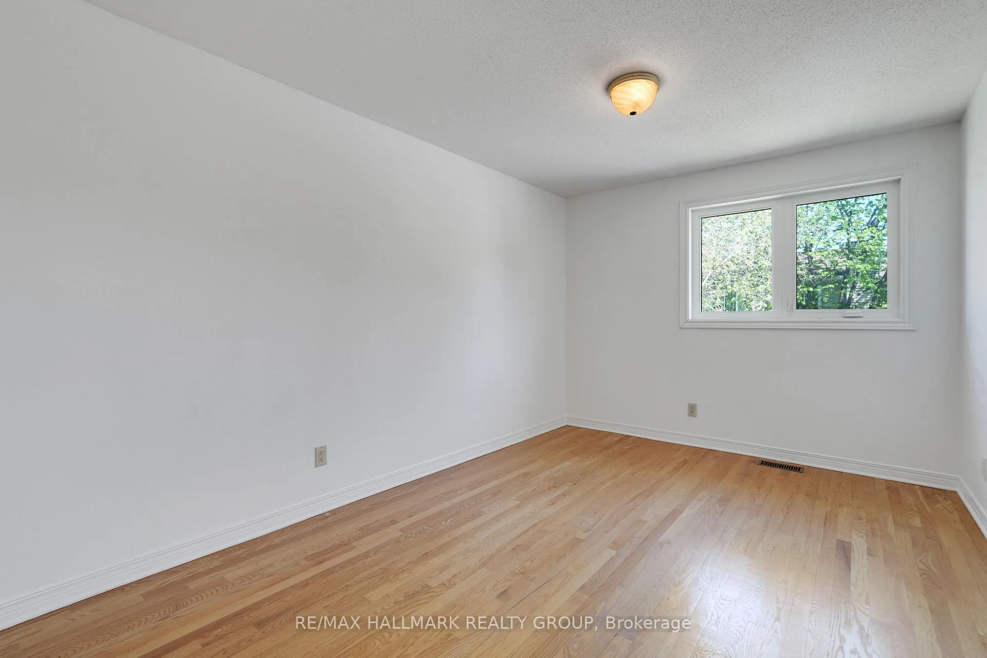 Photo 27 of 21 Dalecroft Crescent, Ottawa, Centrepointe — HOMEH